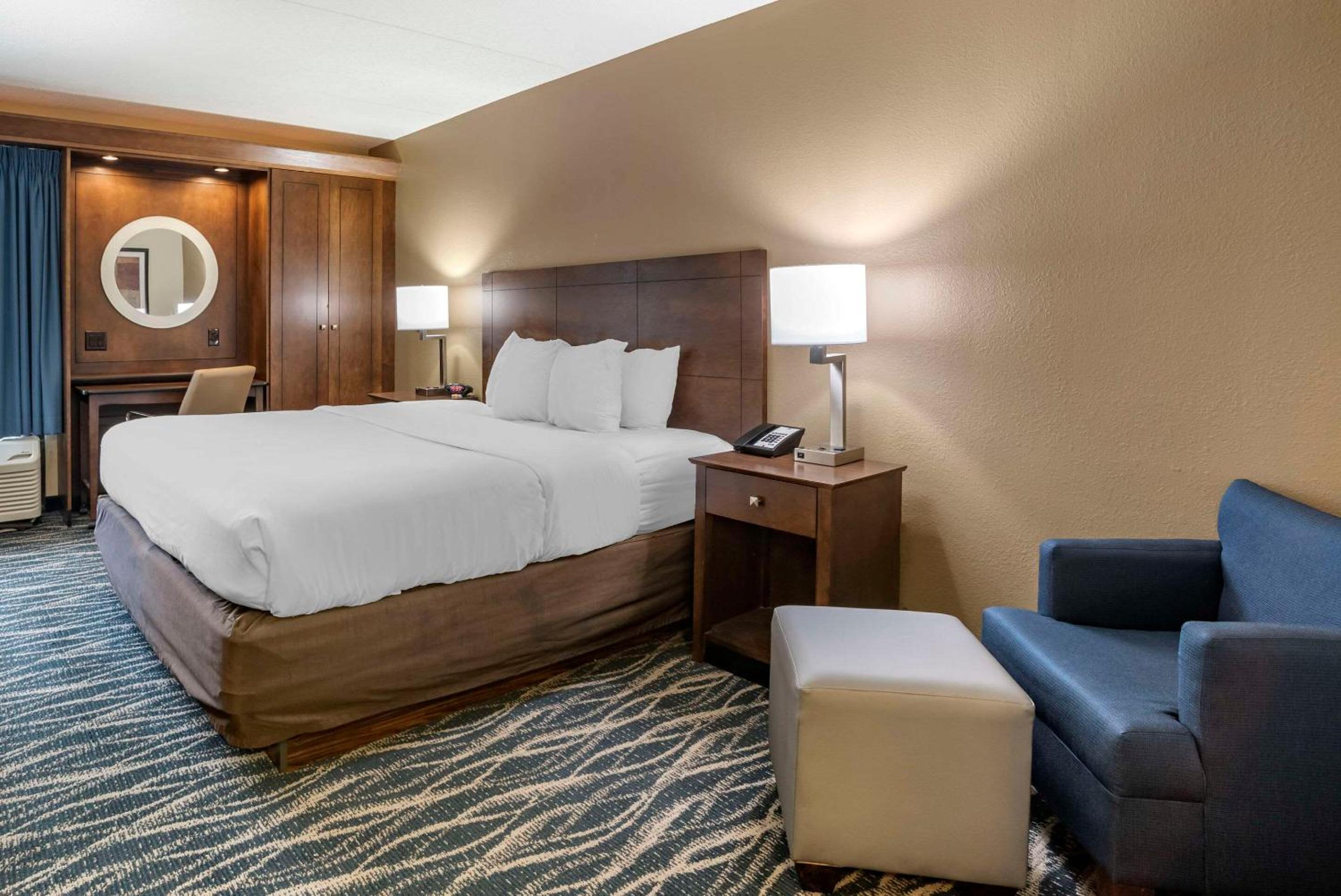 Standard King Room - Photo 1