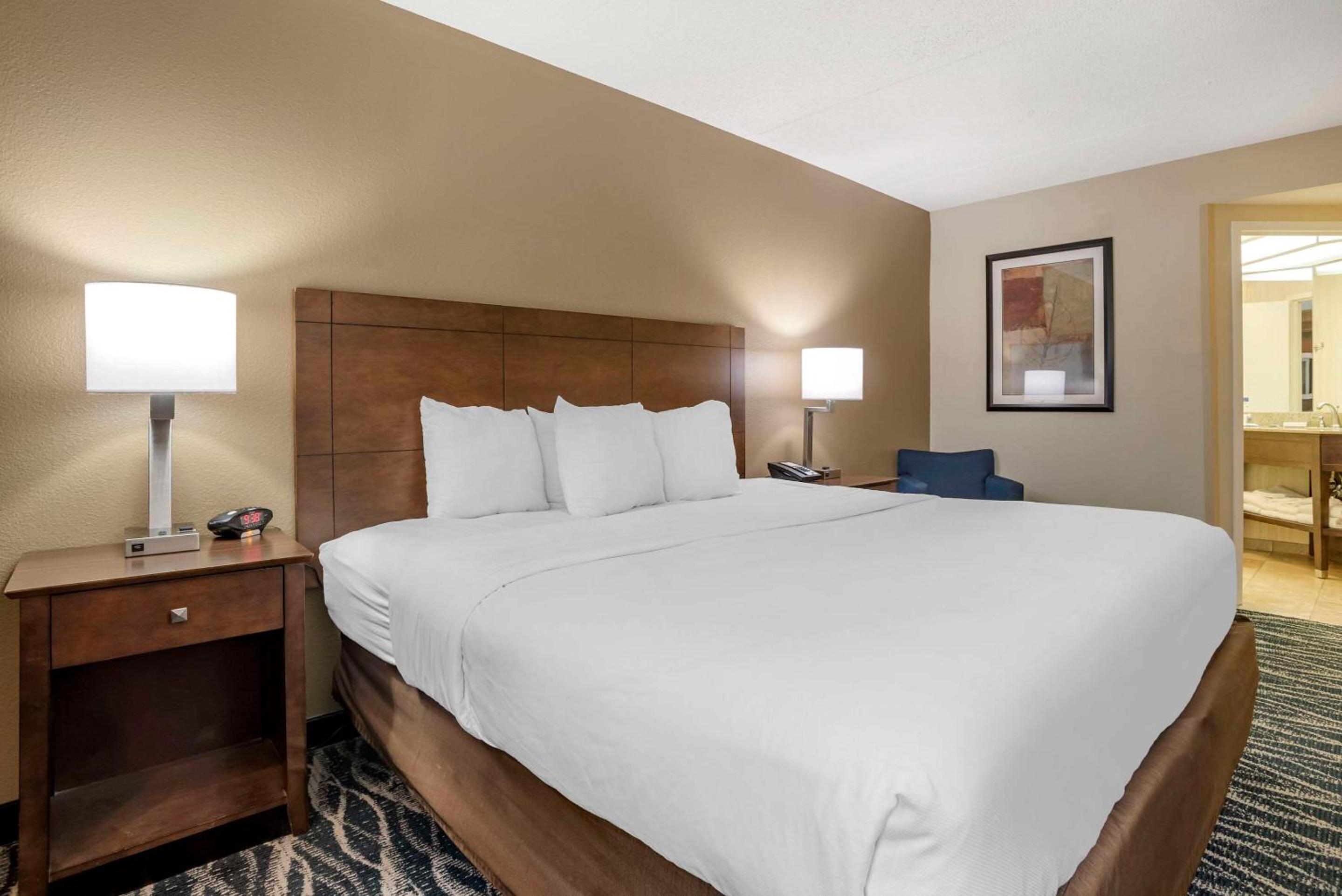 Standard King Room - Photo 2