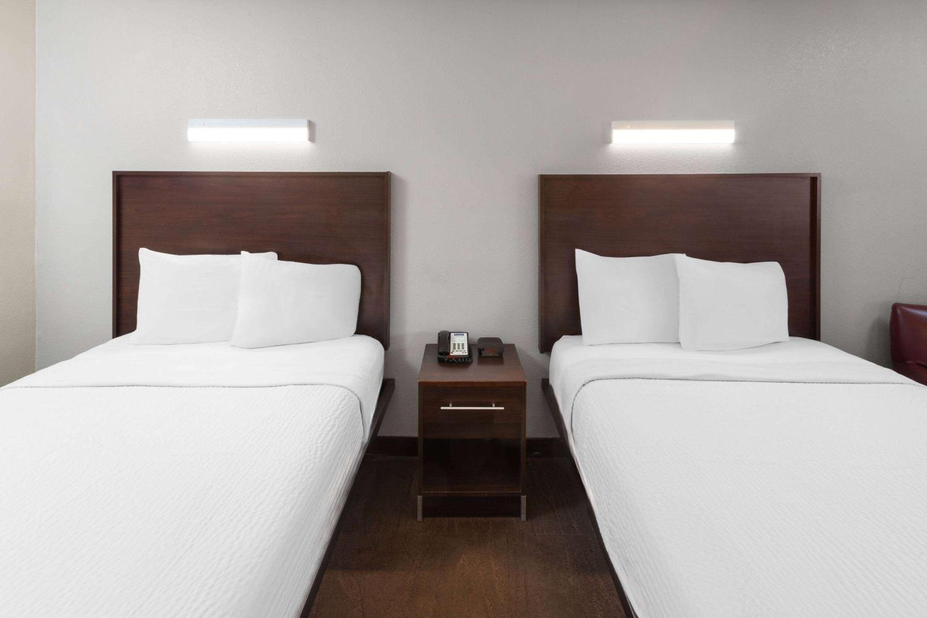 Double Room with Two Double Beds - Non-Smoking - Photo 3