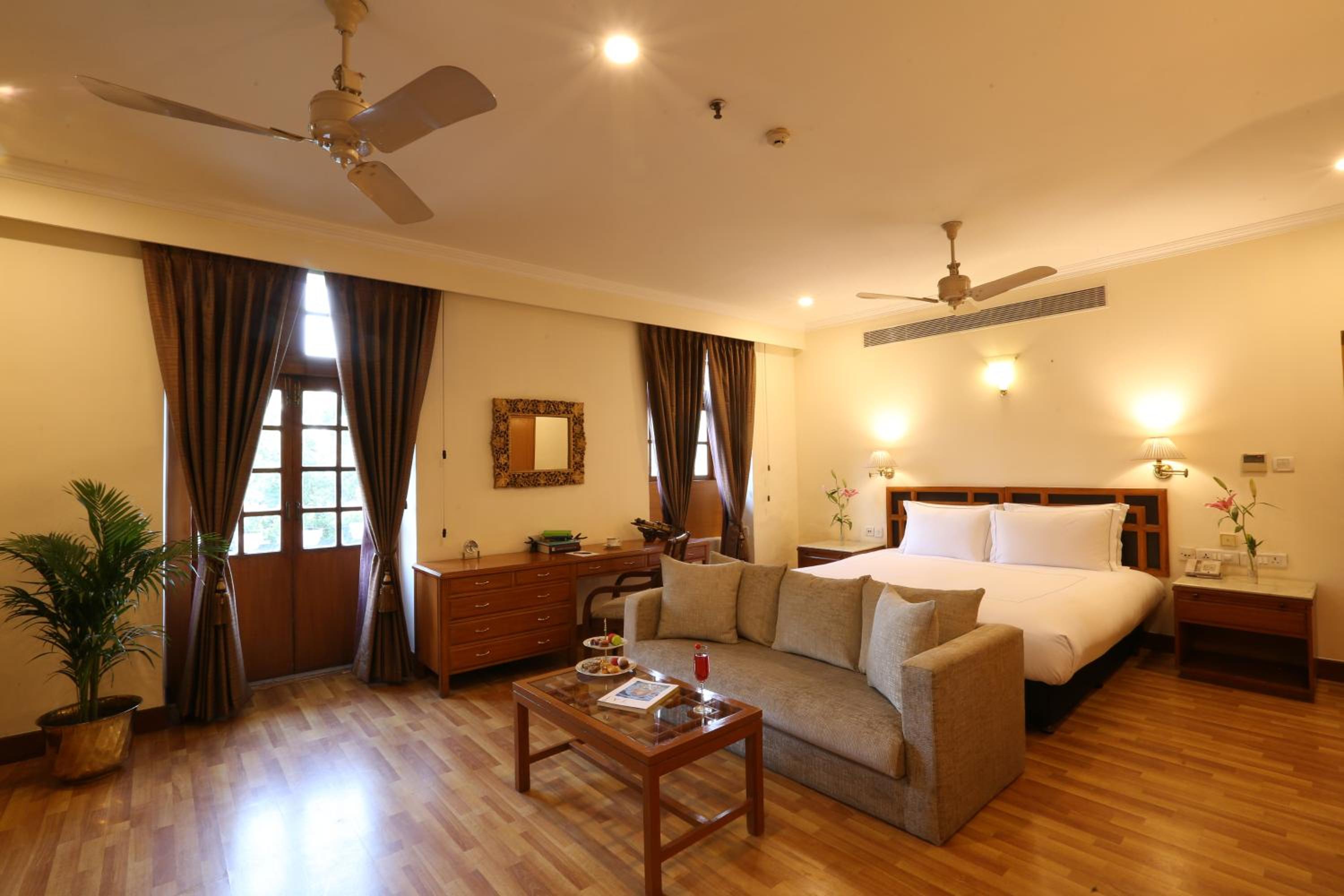 Premium Room Double Bed with 15% off on Food and Soft Beverages, Happy Hours (Buy 1 & Get 1) on select menu at InSomnia - Photo 7