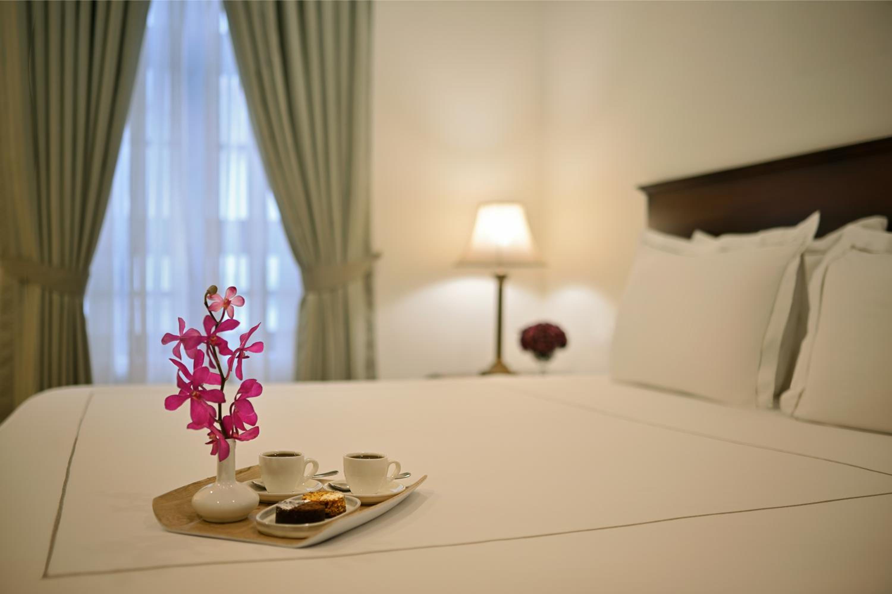 Deluxe Suite Double Bed with 1 way Transfer, Breakfast, 15% off on Food and Soft Beverages, Happy Hours (Buy 1 & Get 1) on select menu at InSomnia - Photo 15