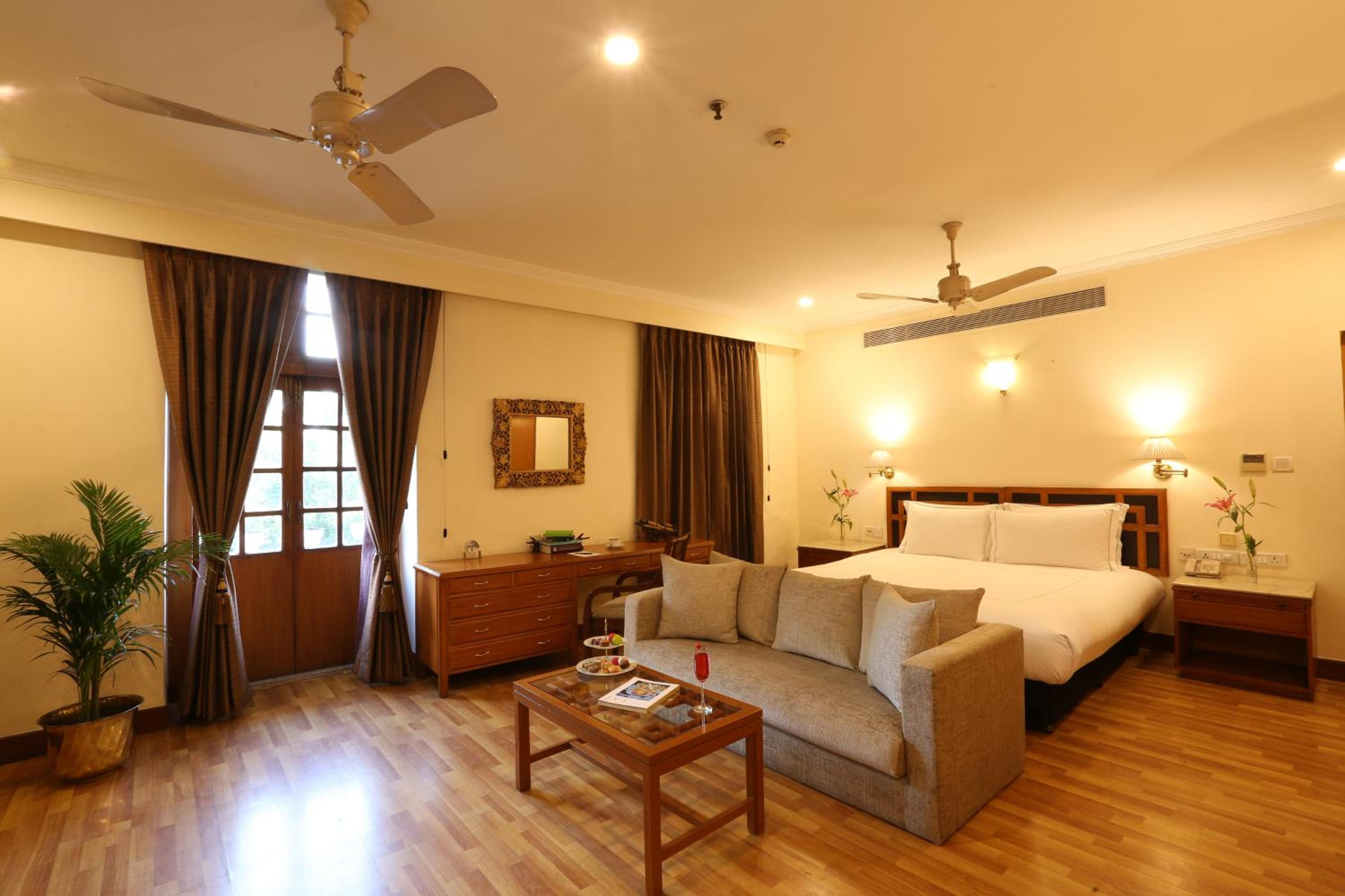 Executive Room Double Bed with Breakfast, 15% off on Food and Soft Beverages, Happy Hours (Buy 1 & Get 1) on select menu at InSomnia - Photo 11