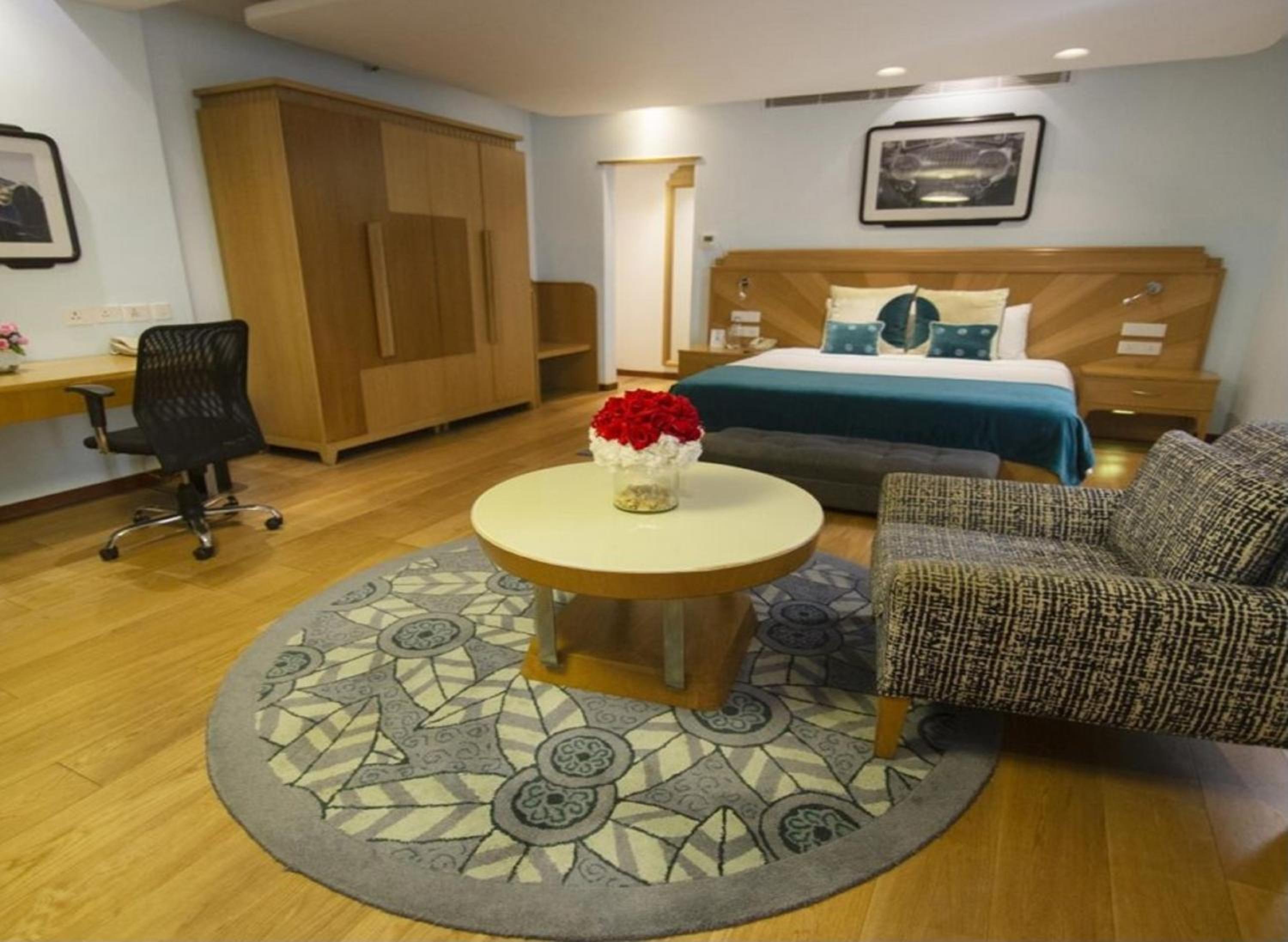 Executive Room Double Bed with Breakfast, 15% off on Food and Soft Beverages, Happy Hours (Buy 1 & Get 1) on select menu at InSomnia - Photo 13