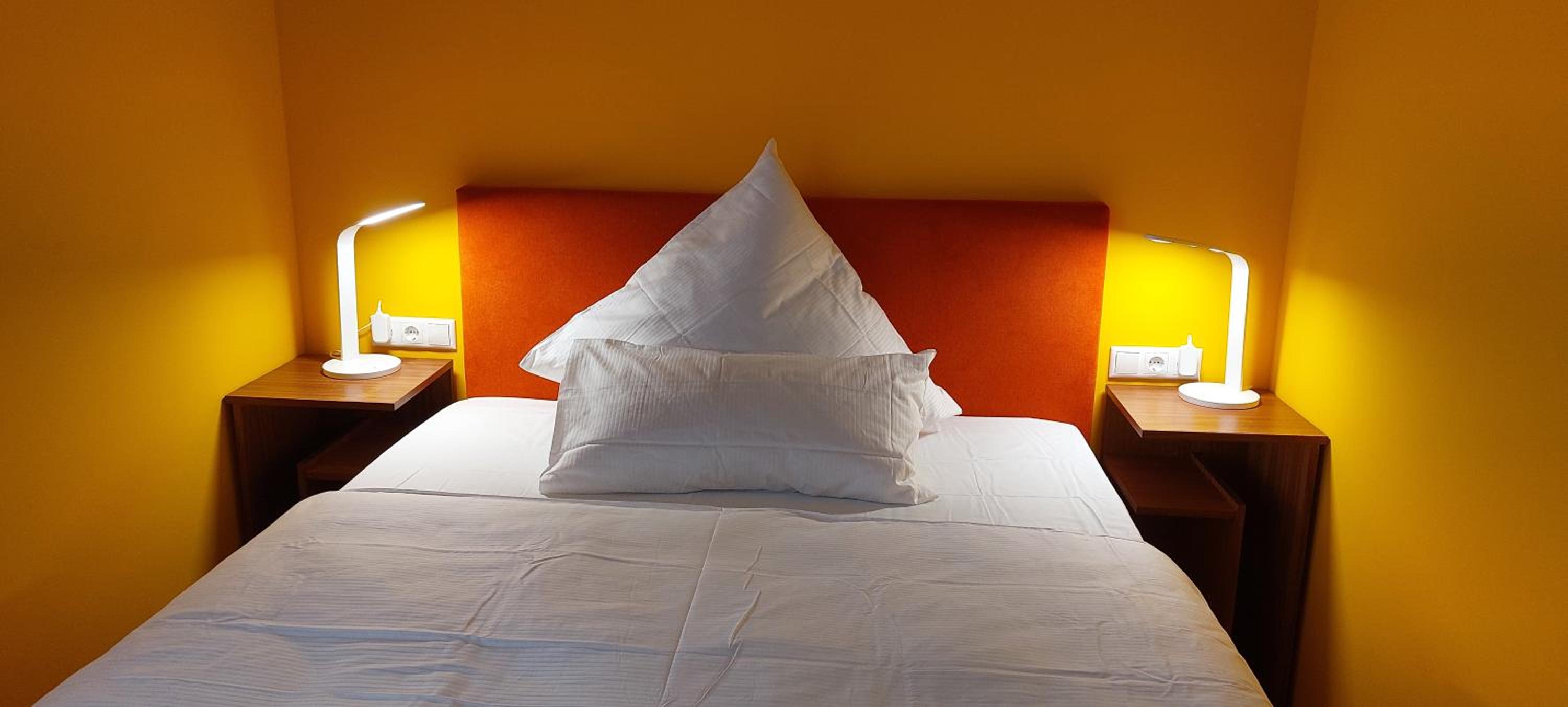 Standard Queen Room