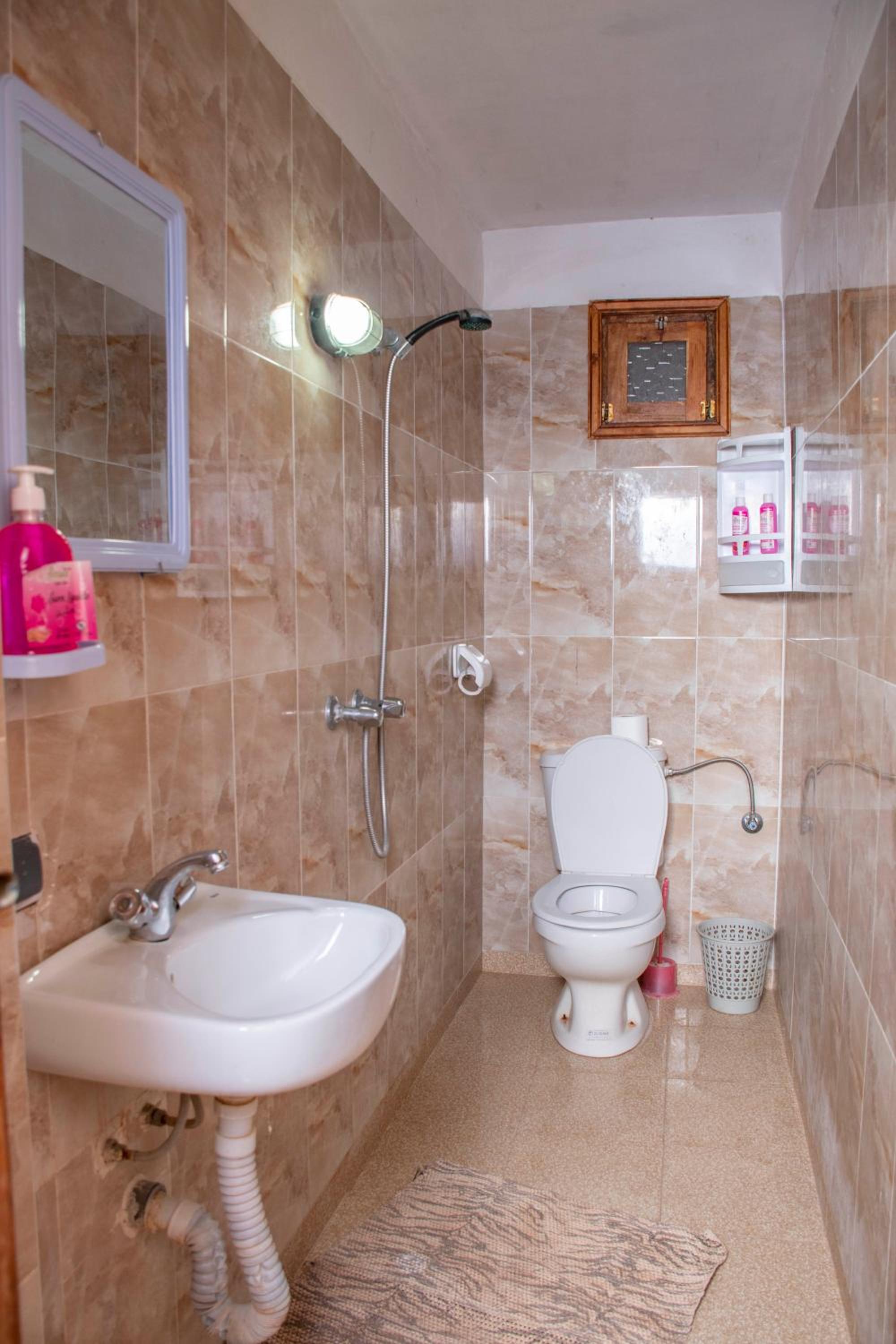 Double or Twin Room - Photo 3