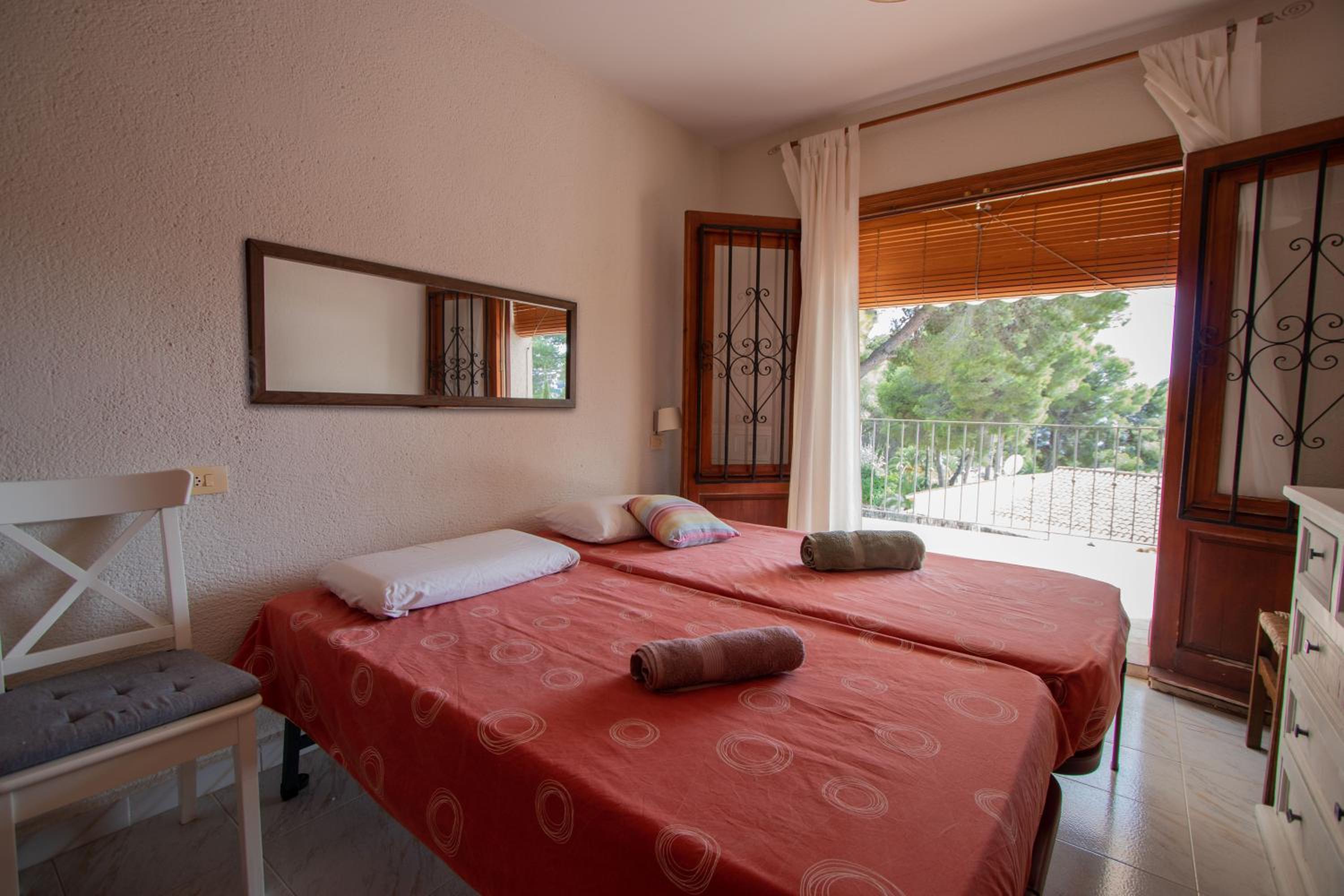 Three-Bedroom House photo 3