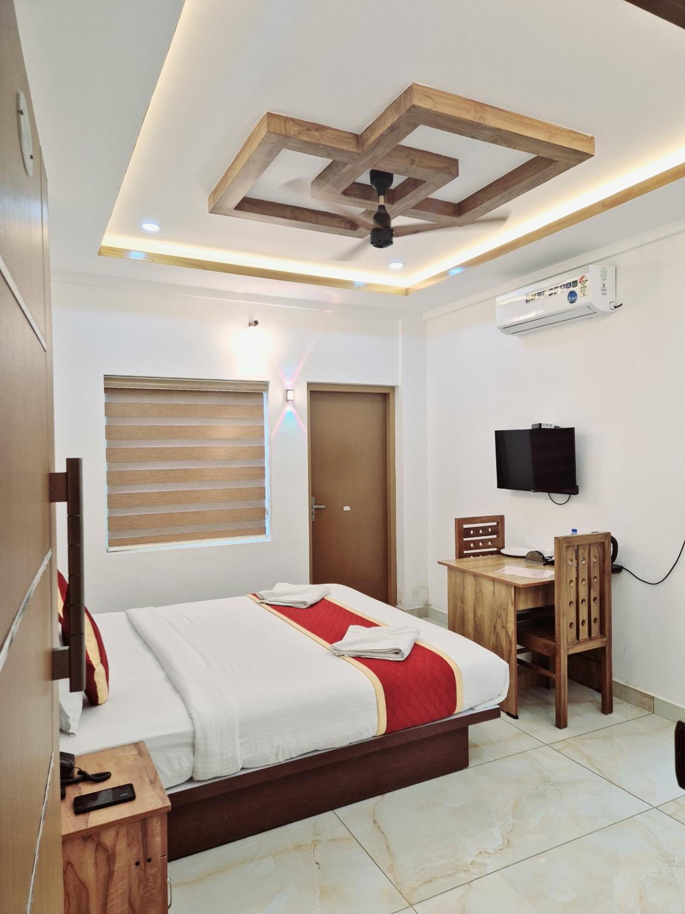 Double Room with Balcony - Photo 4