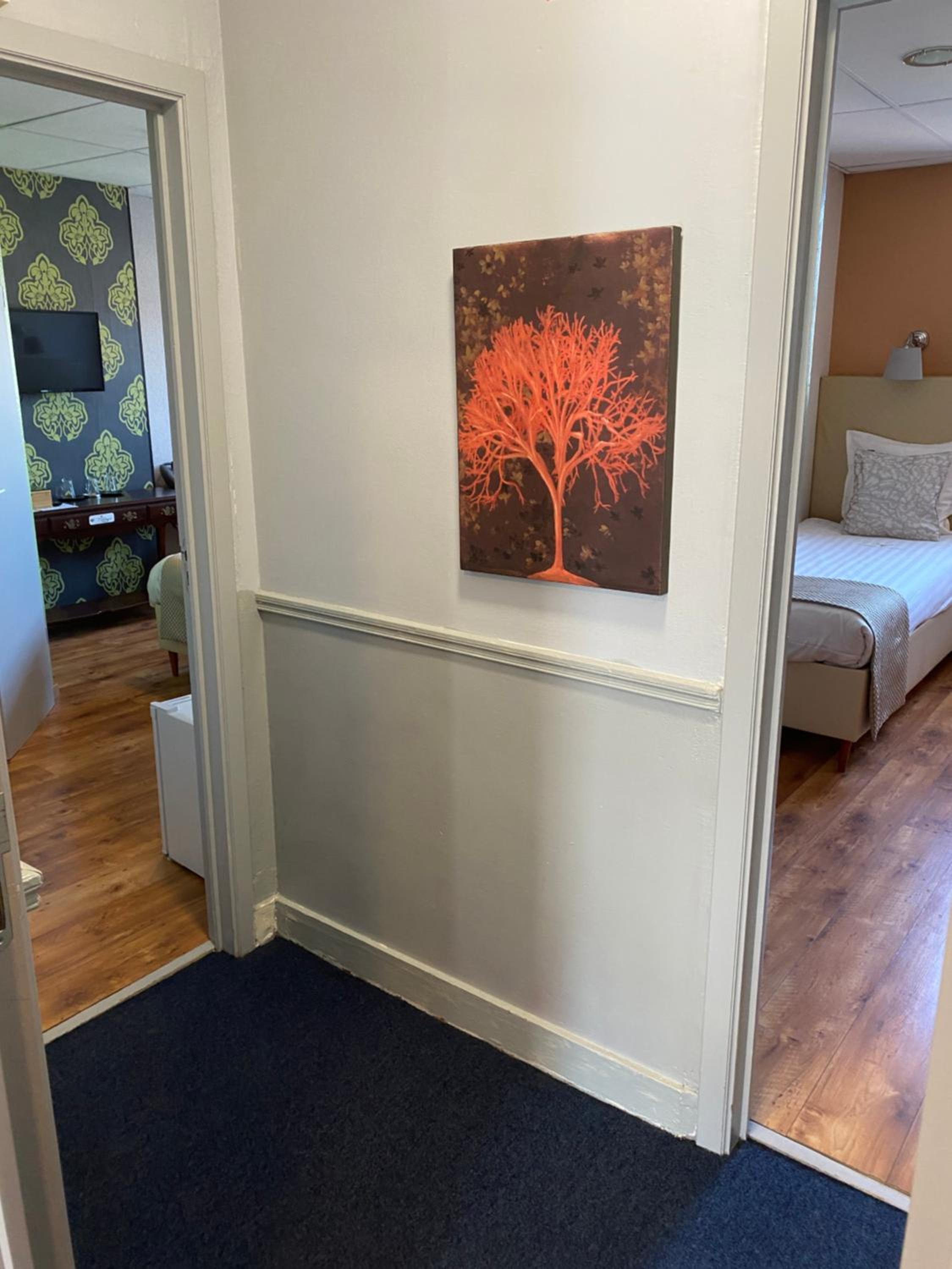 Two Connecting Rooms photo 1