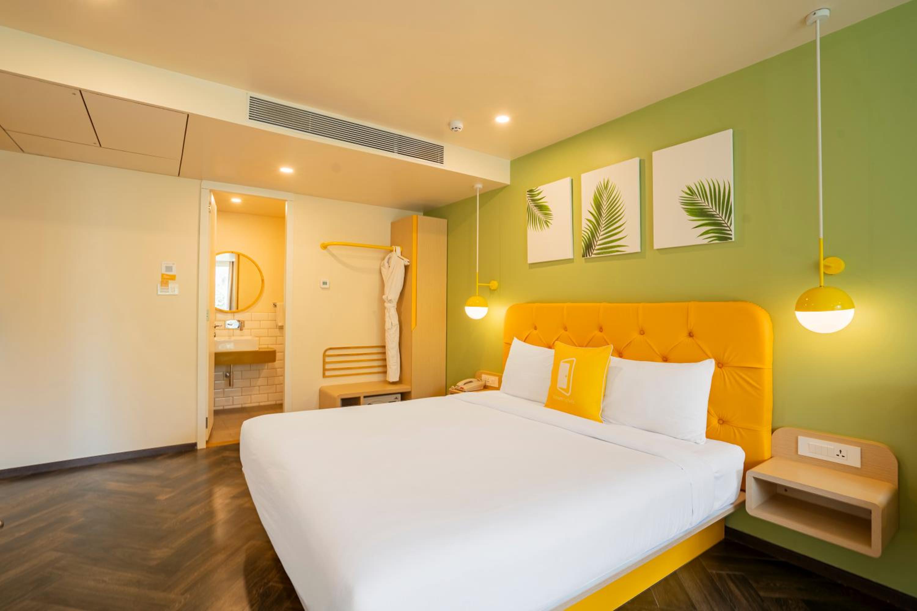 Premium King Room - Photo 3