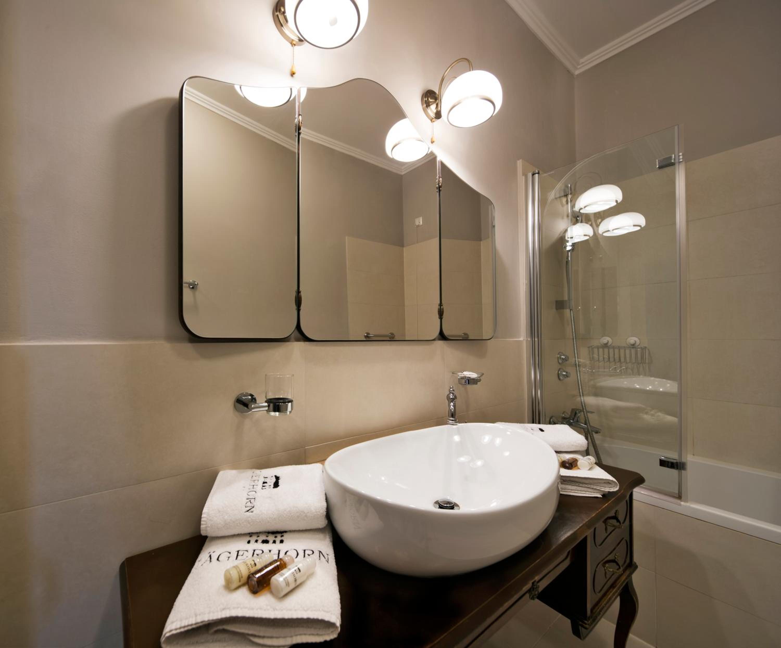 Suite - Photo 4