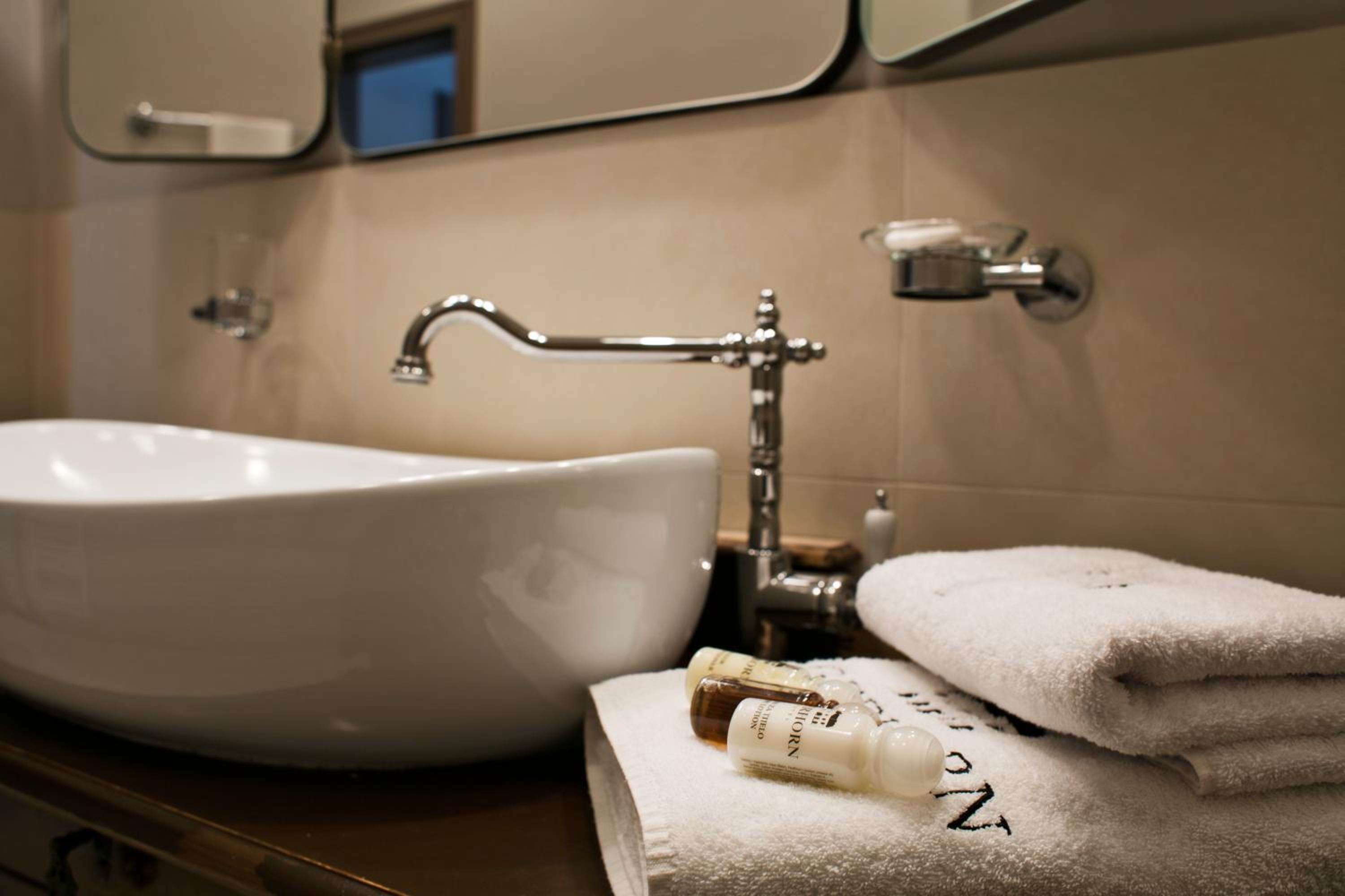 Suite - Photo 5