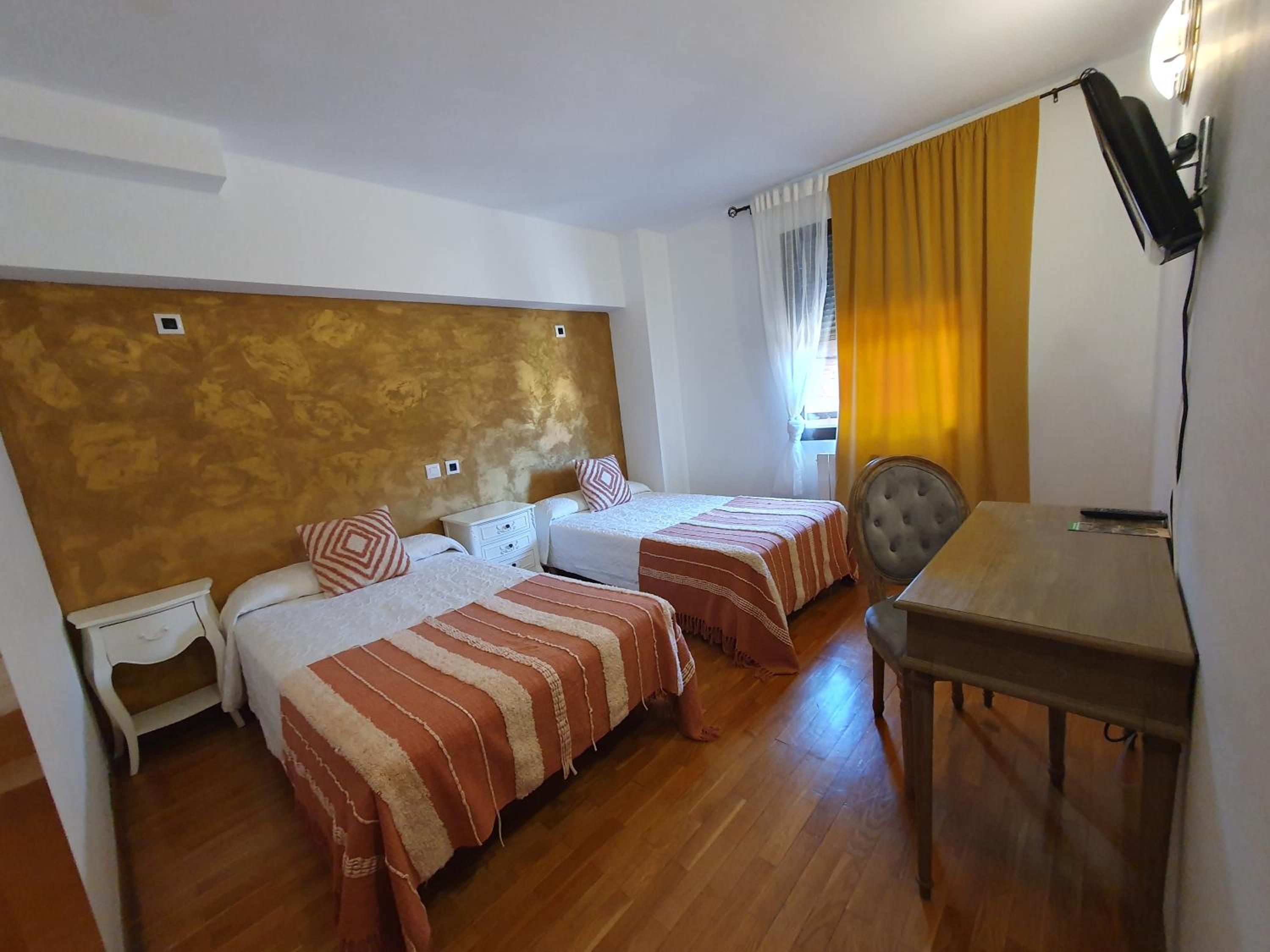 Superior Twin Room photo 3