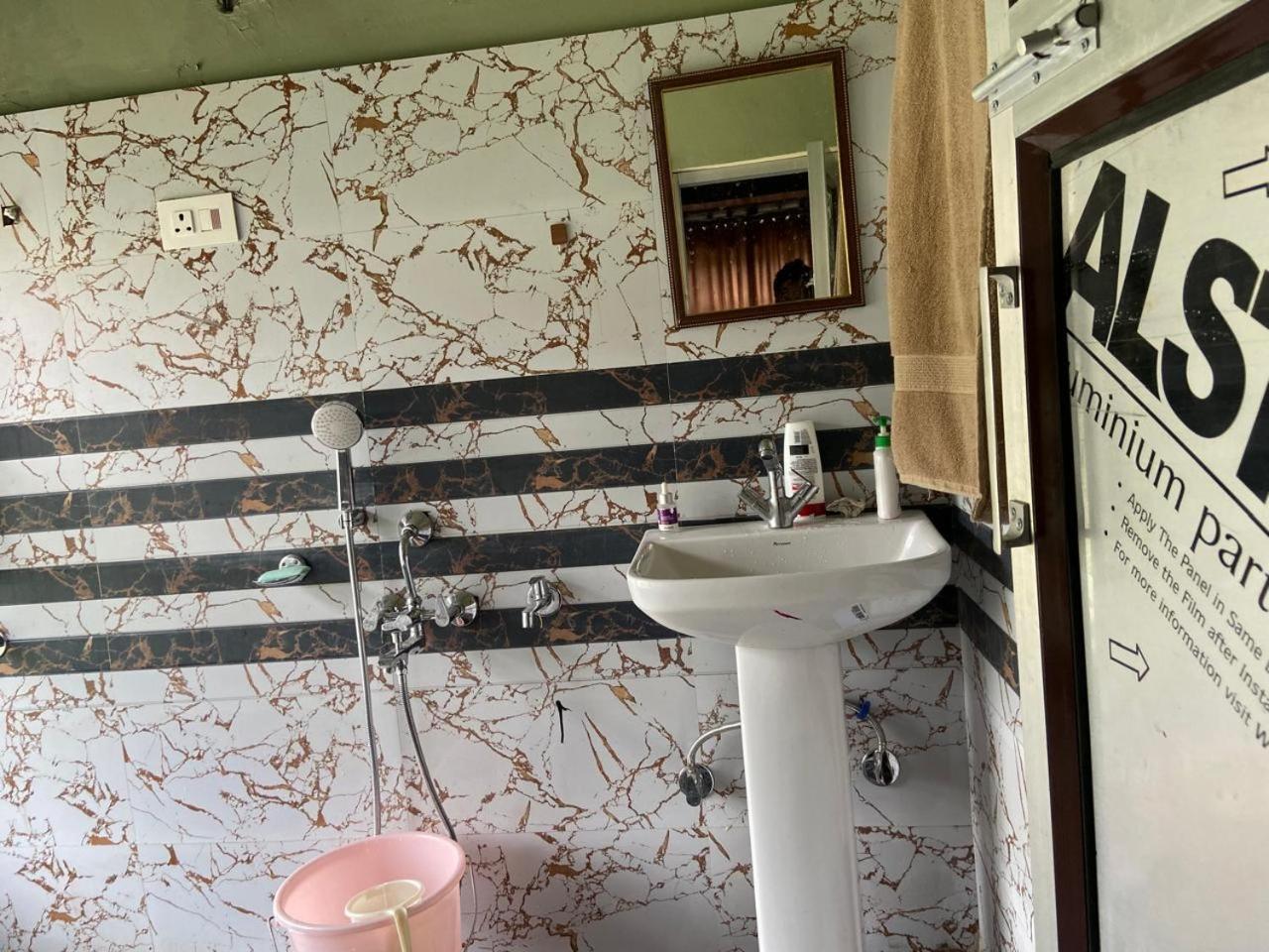Double Room With Private Bathroom photo 2