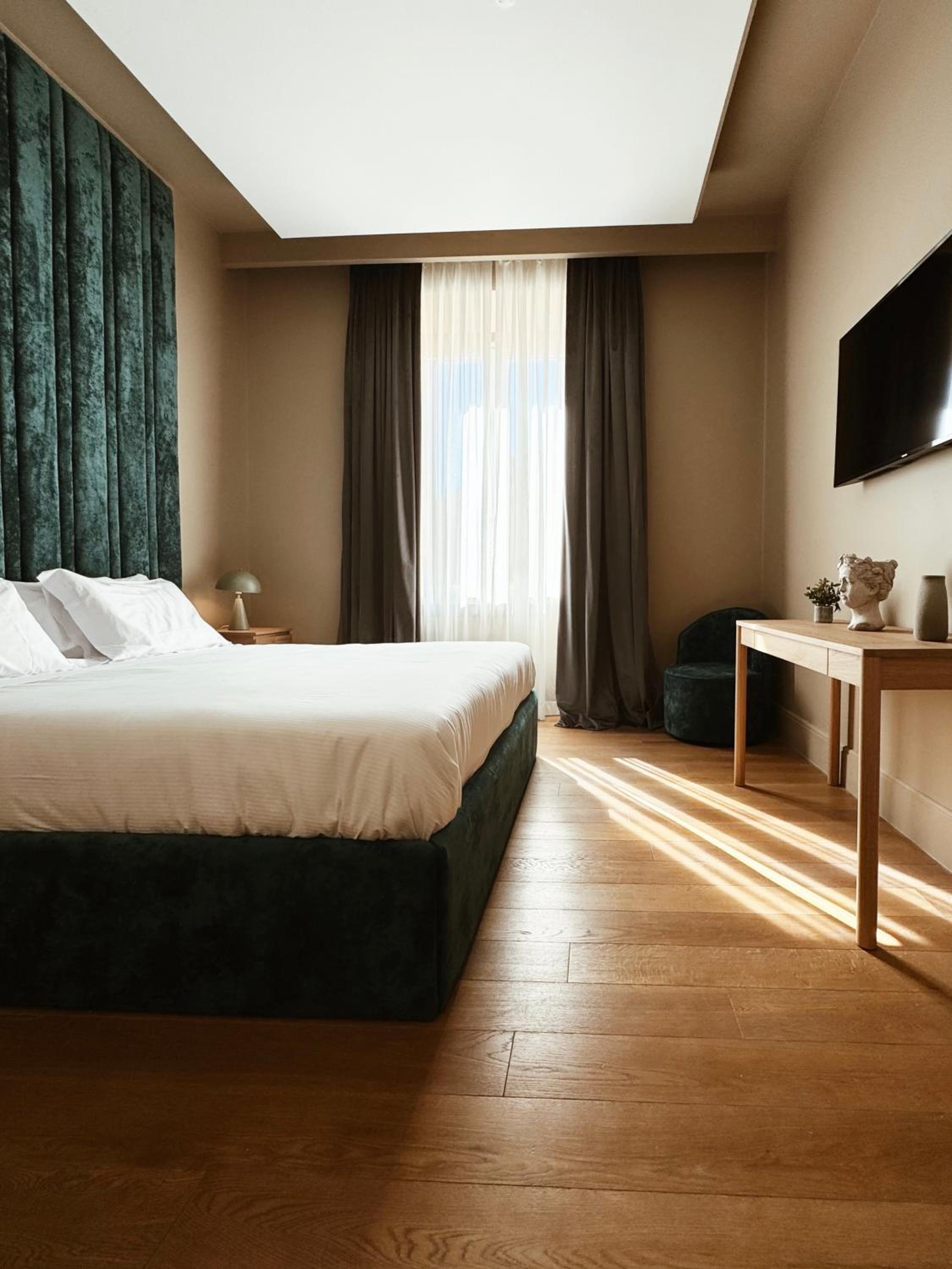 Superior King Room photo 2