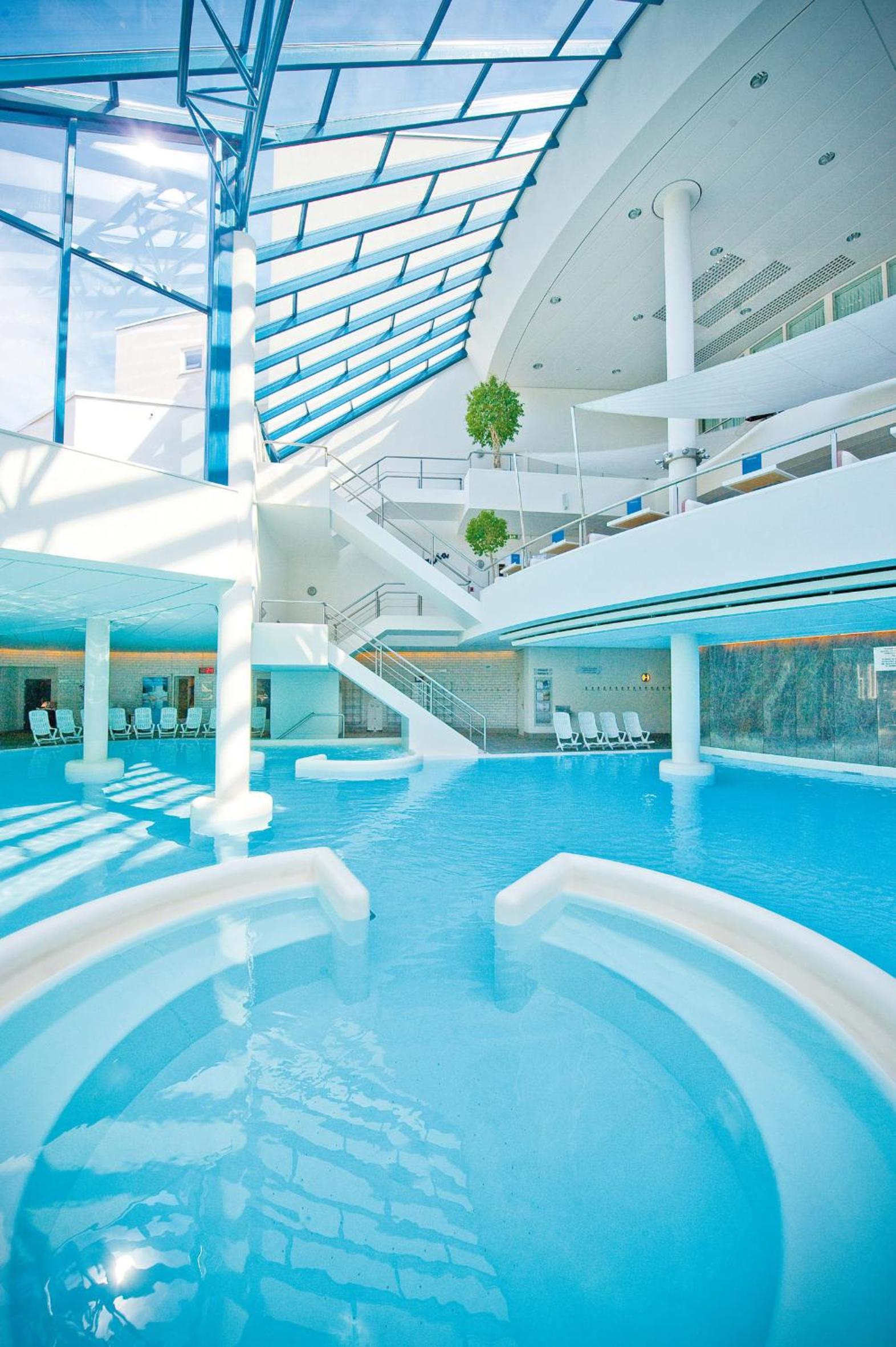 Deluxe Double or Twin Room with Spa Access - Photo 6