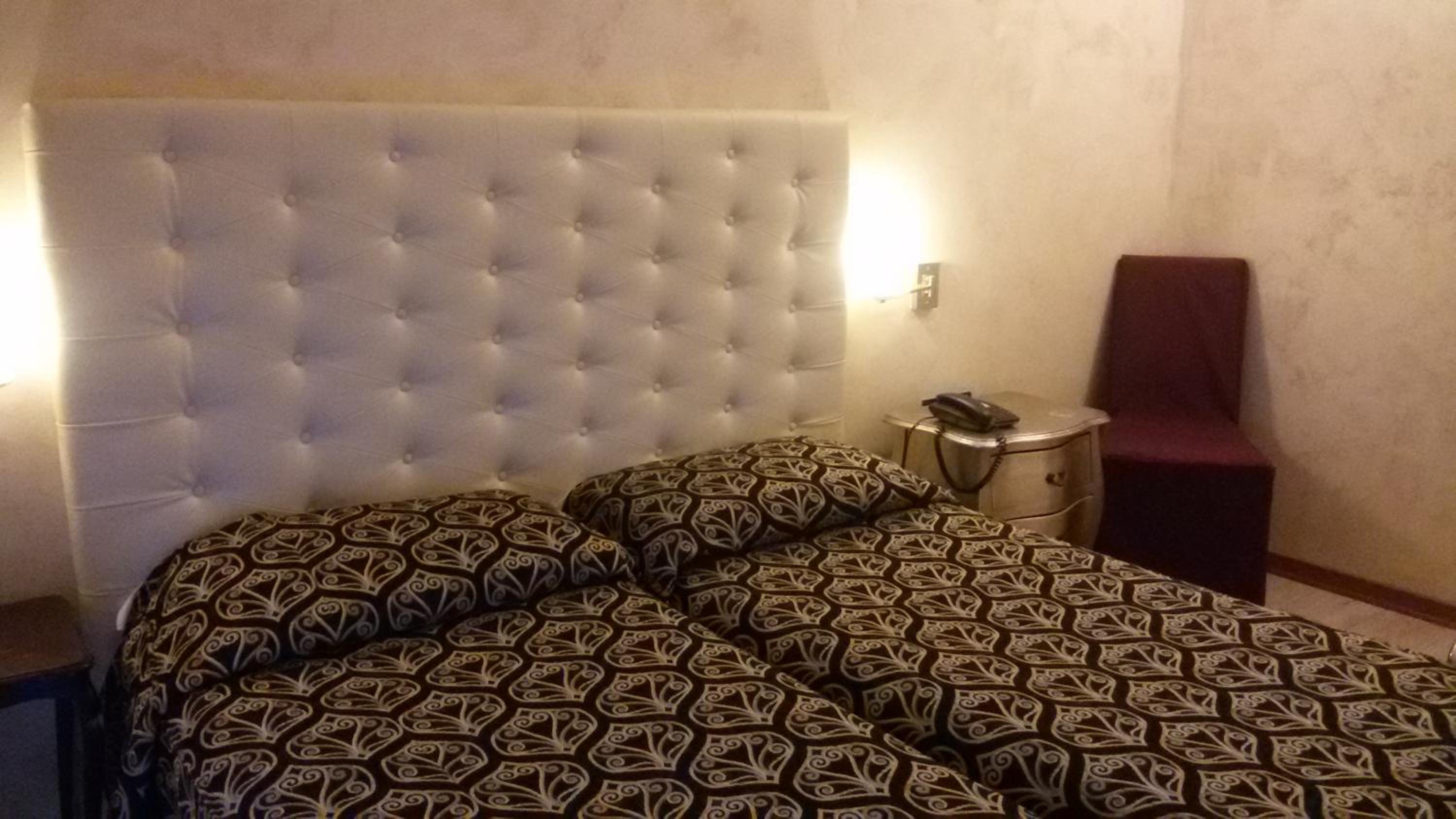 Double or Twin Room - Photo 3