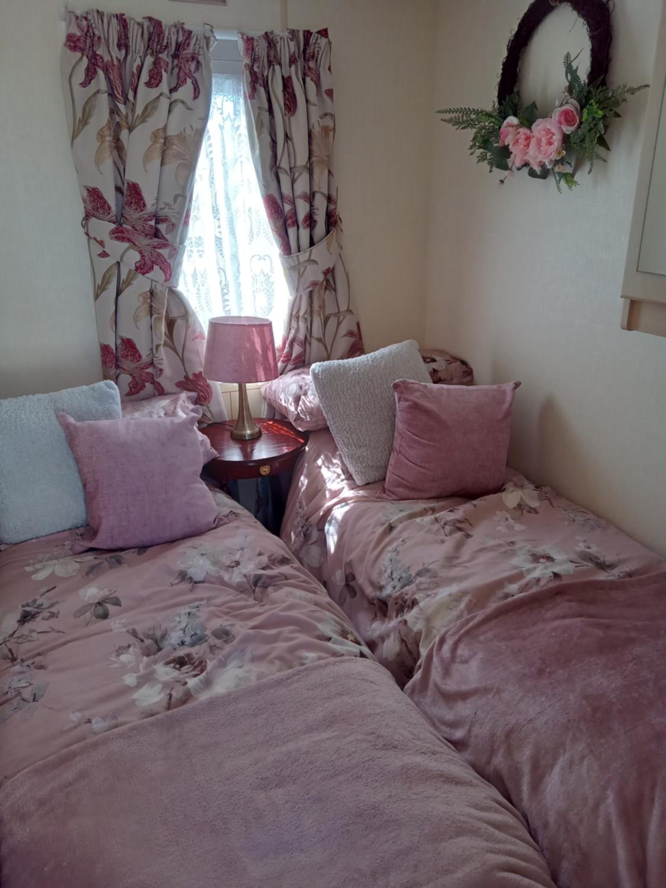 One-Bedroom House photo 1
