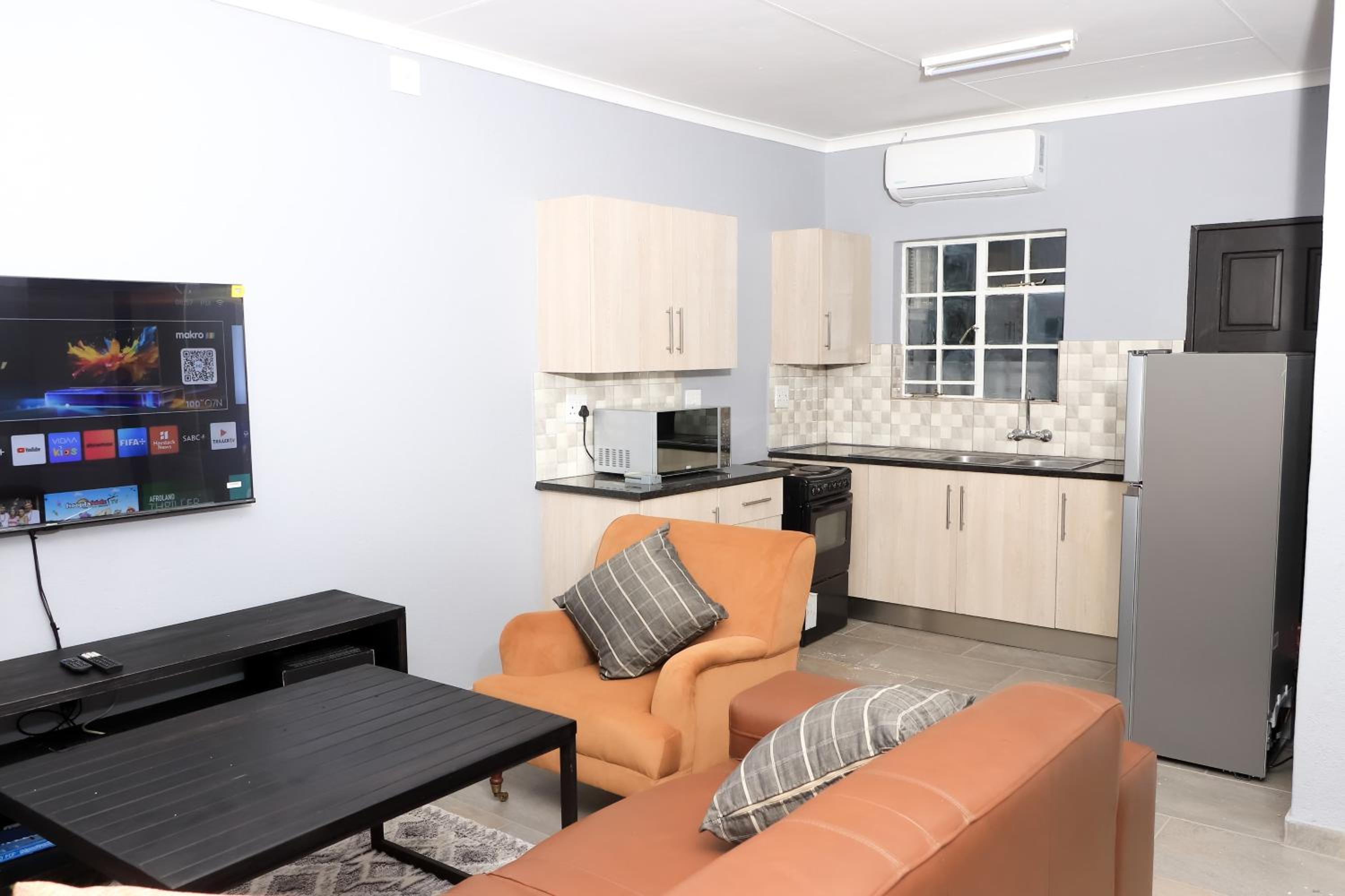 Two-Bedroom Superior Apartment photo 3