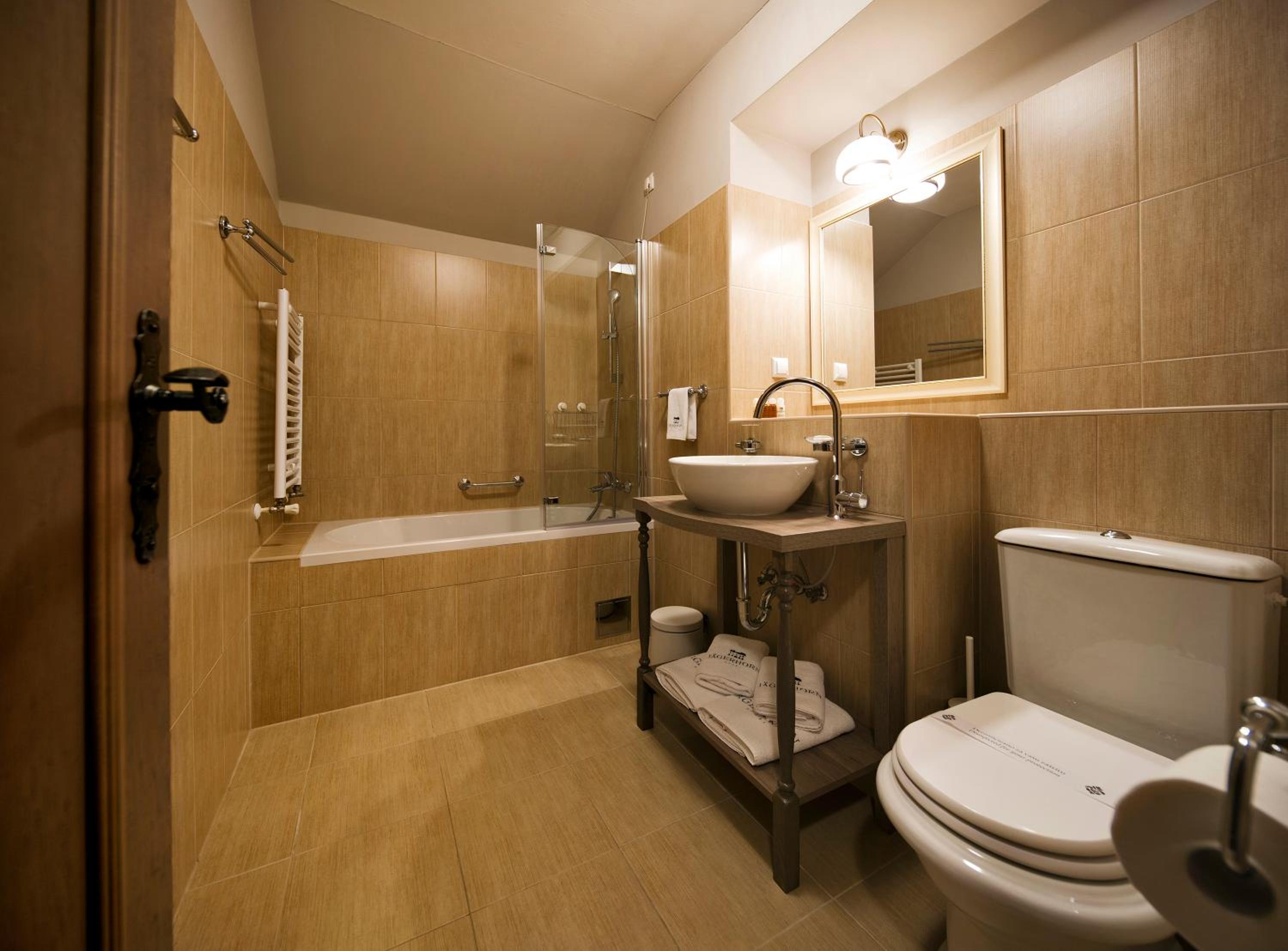 Double or Twin Room - Photo 6