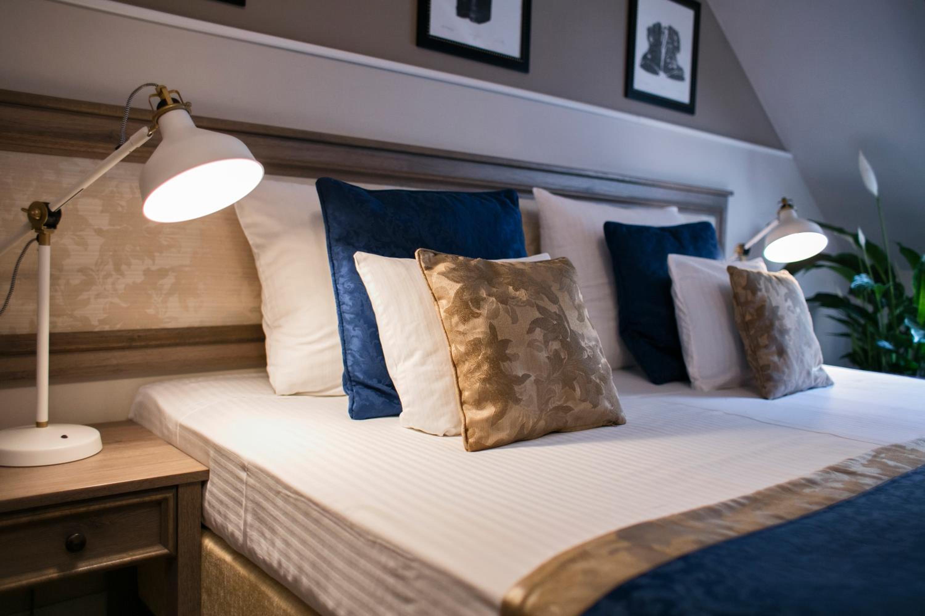 Double or Twin Room - Photo 4