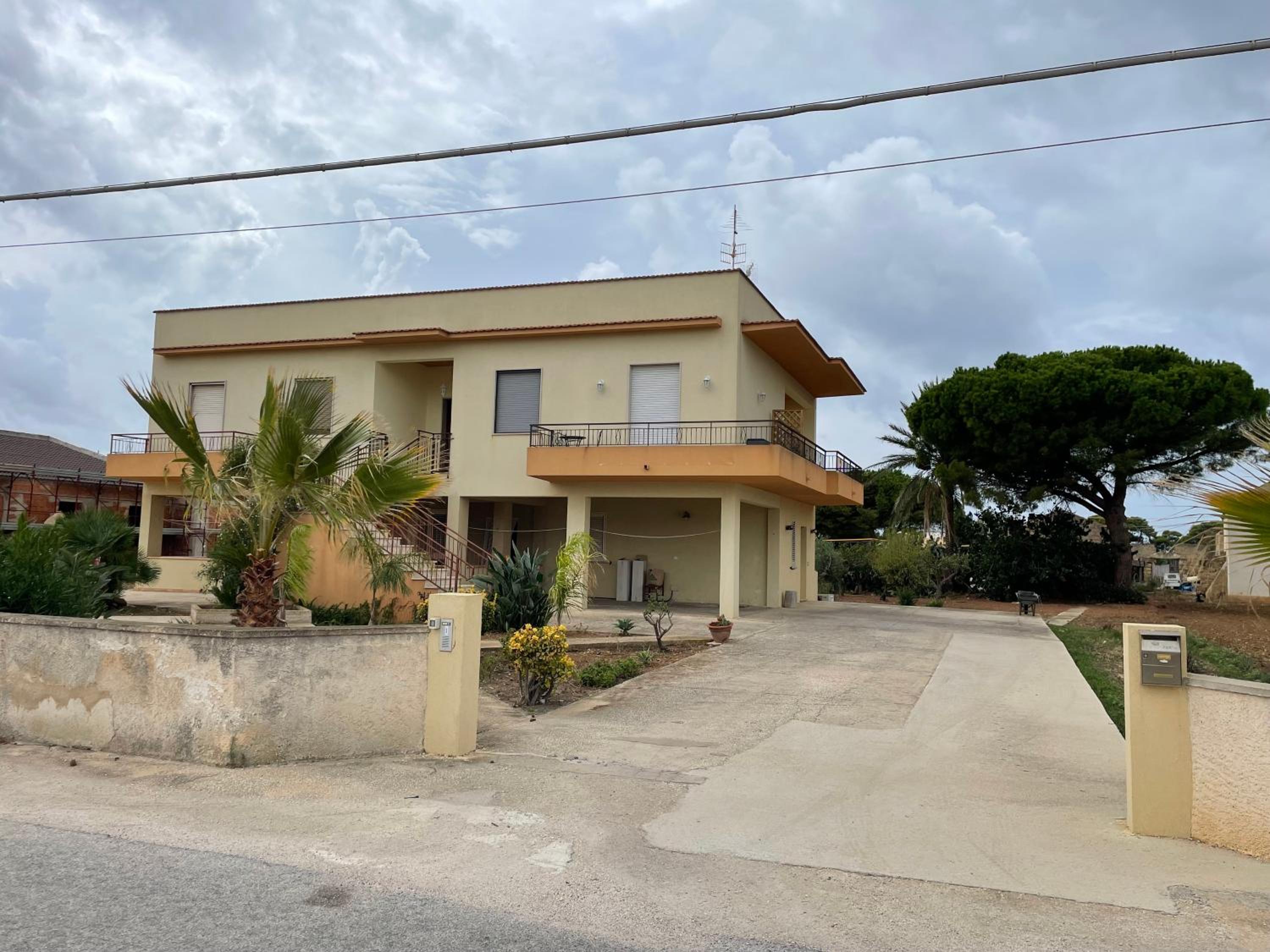 Two-Bedroom Apartment with Terrace and Sea View photo 2