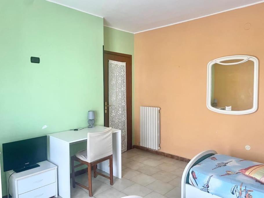 Two-Bedroom Apartment with Balcony photo 3