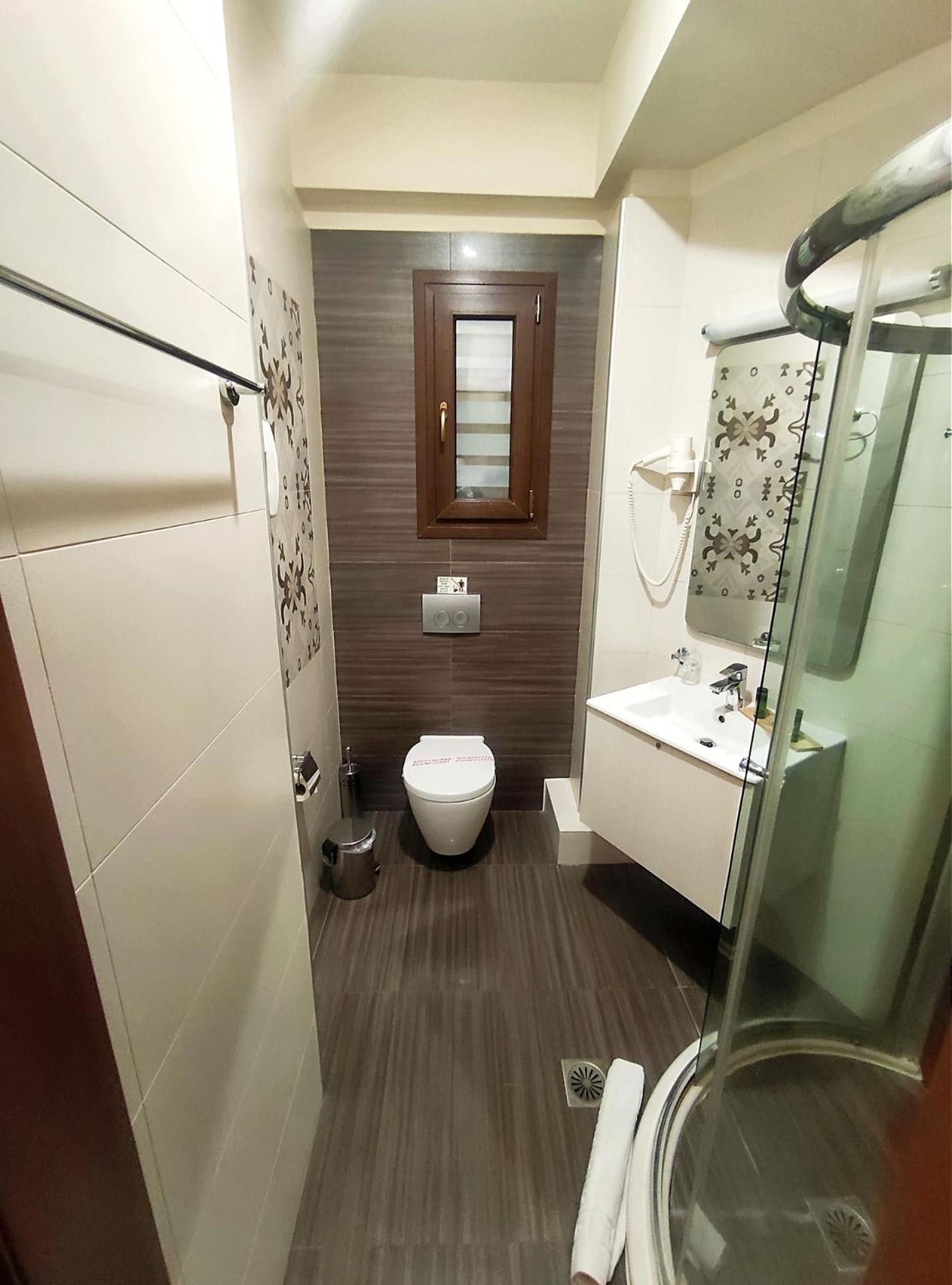 Economy Double Room photo 2