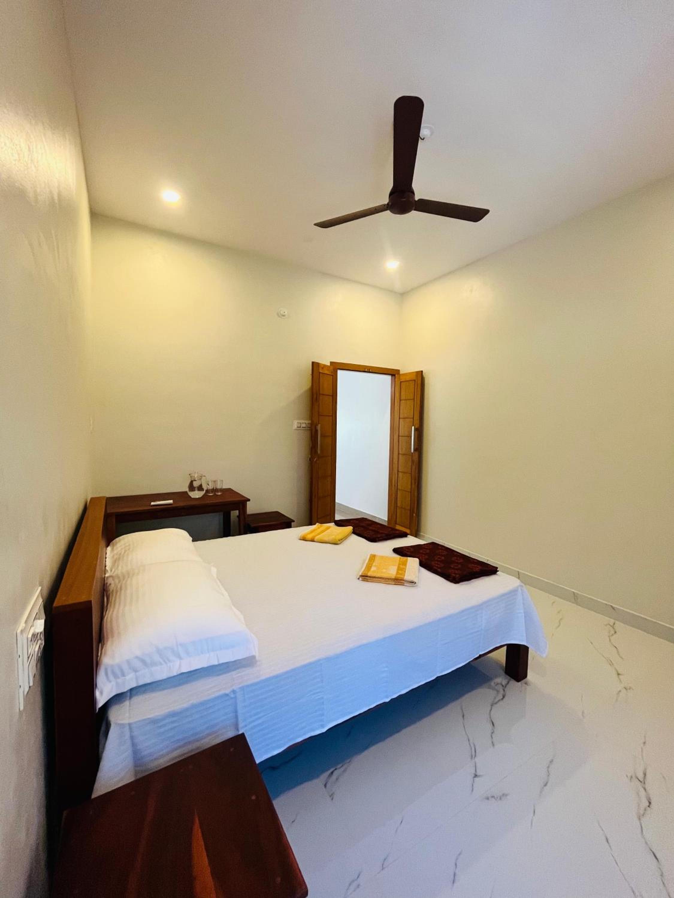 Deluxe Double Room (2 Adults + 1 Child) photo 1
