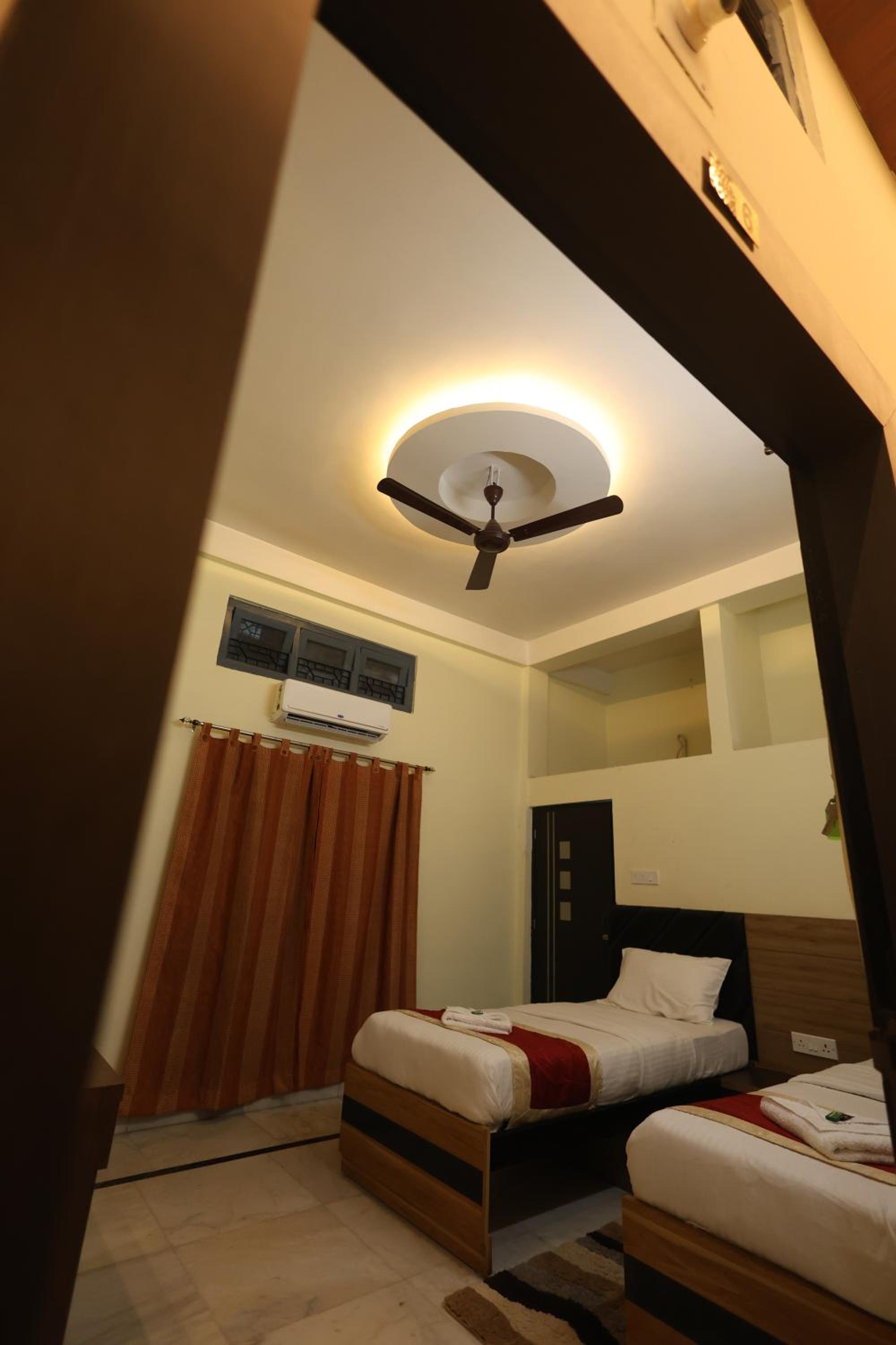 Deluxe Double Or Twin Room photo 2