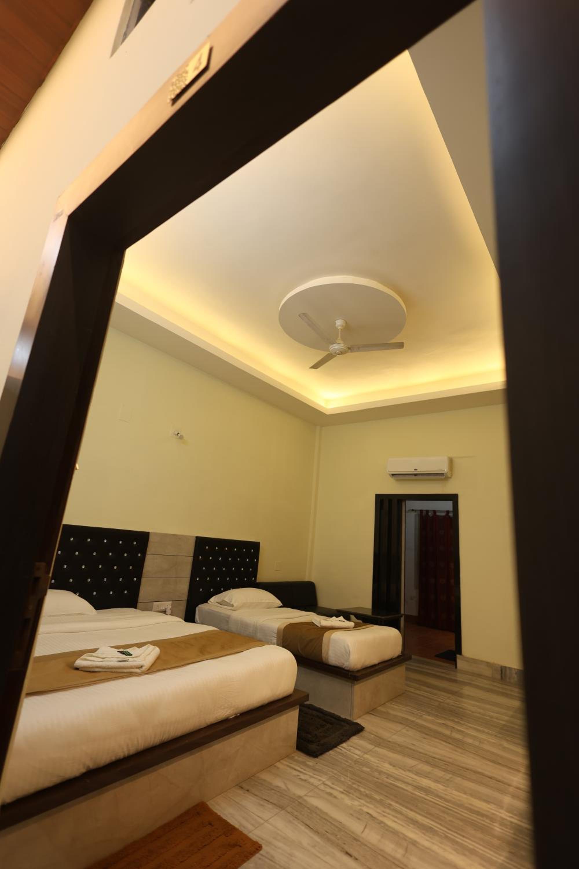 Deluxe Double Room With Extra Bed photo 1