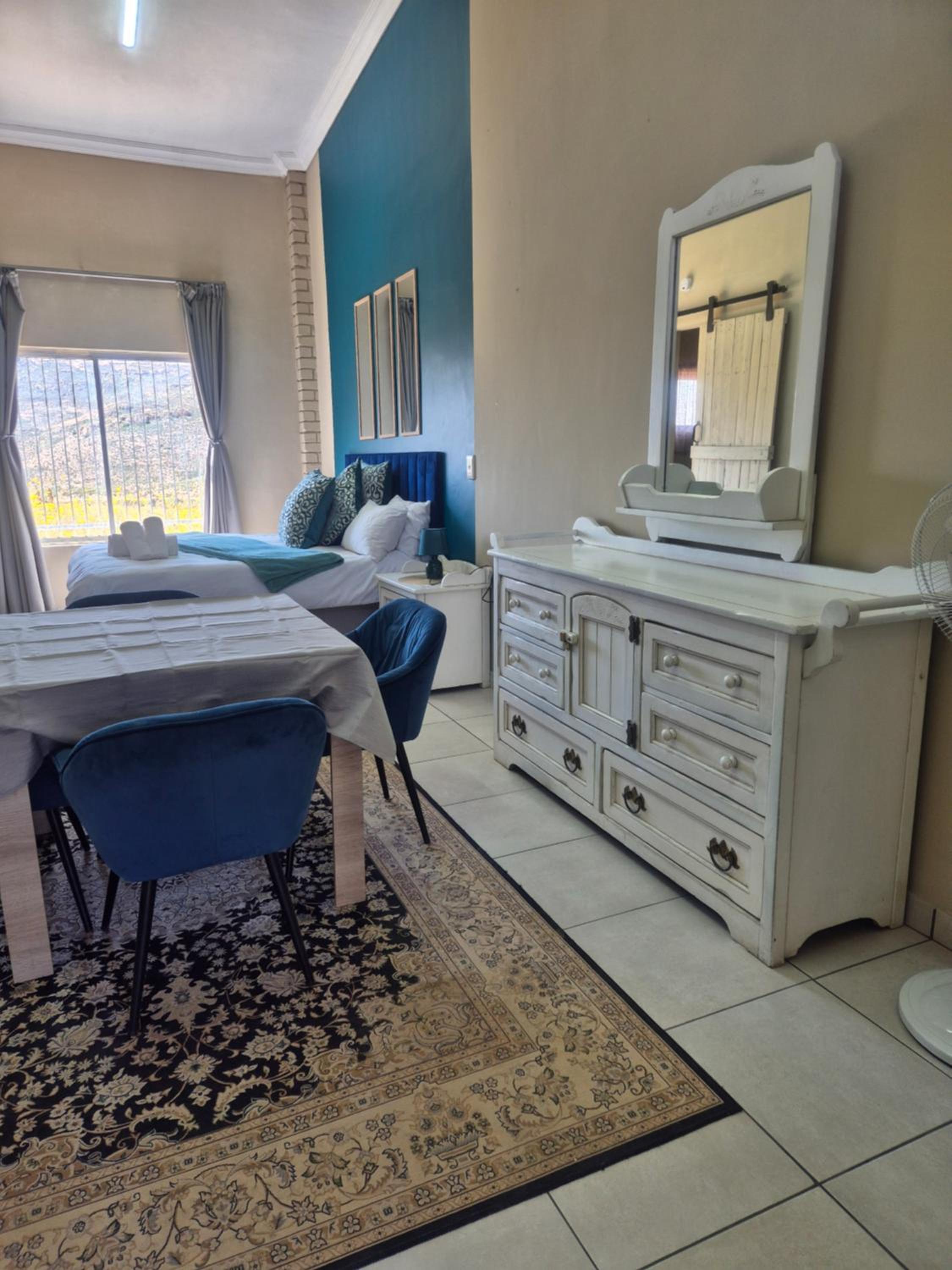 Family Room - Photo 10