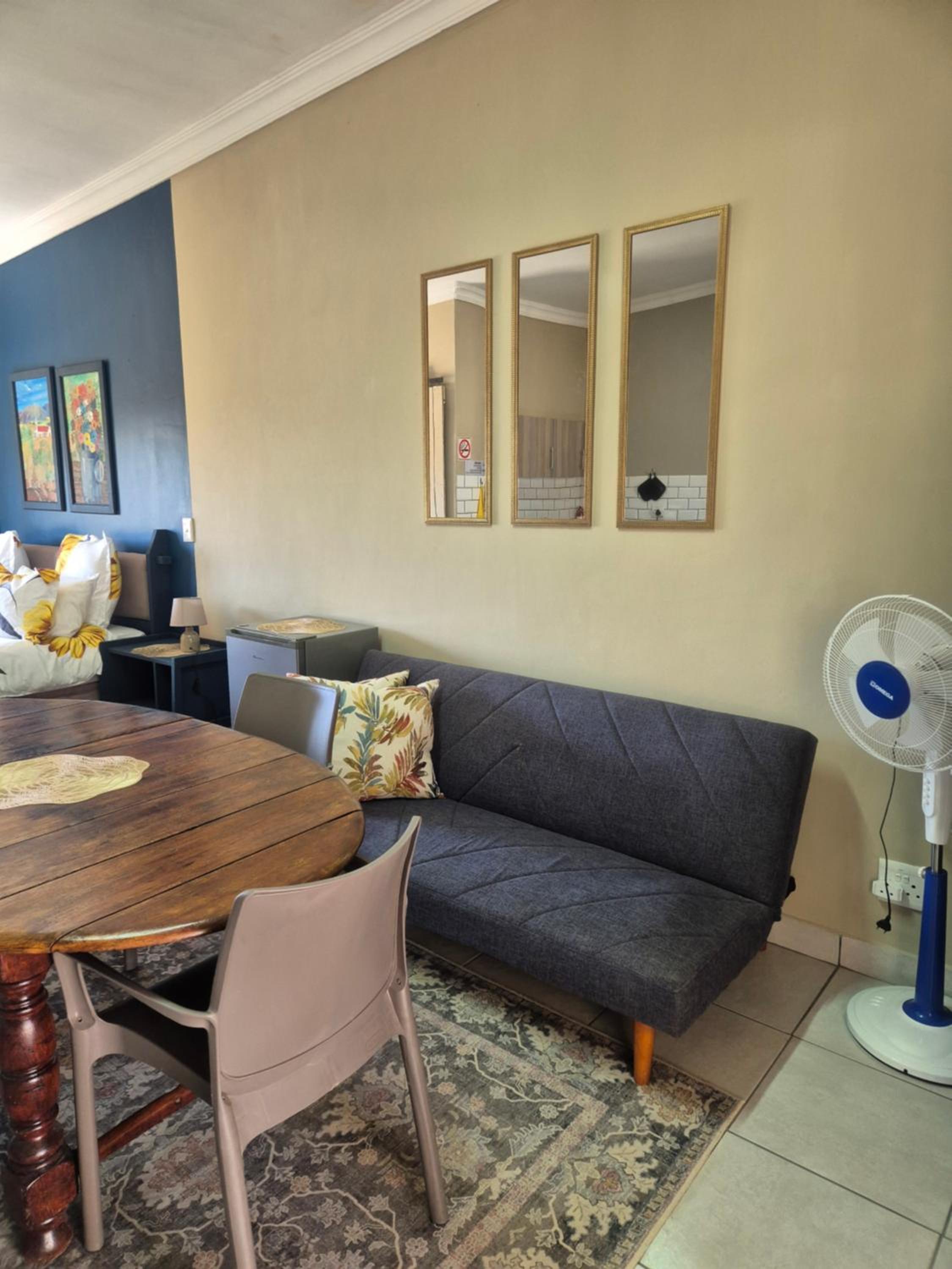 Family Room - Photo 8