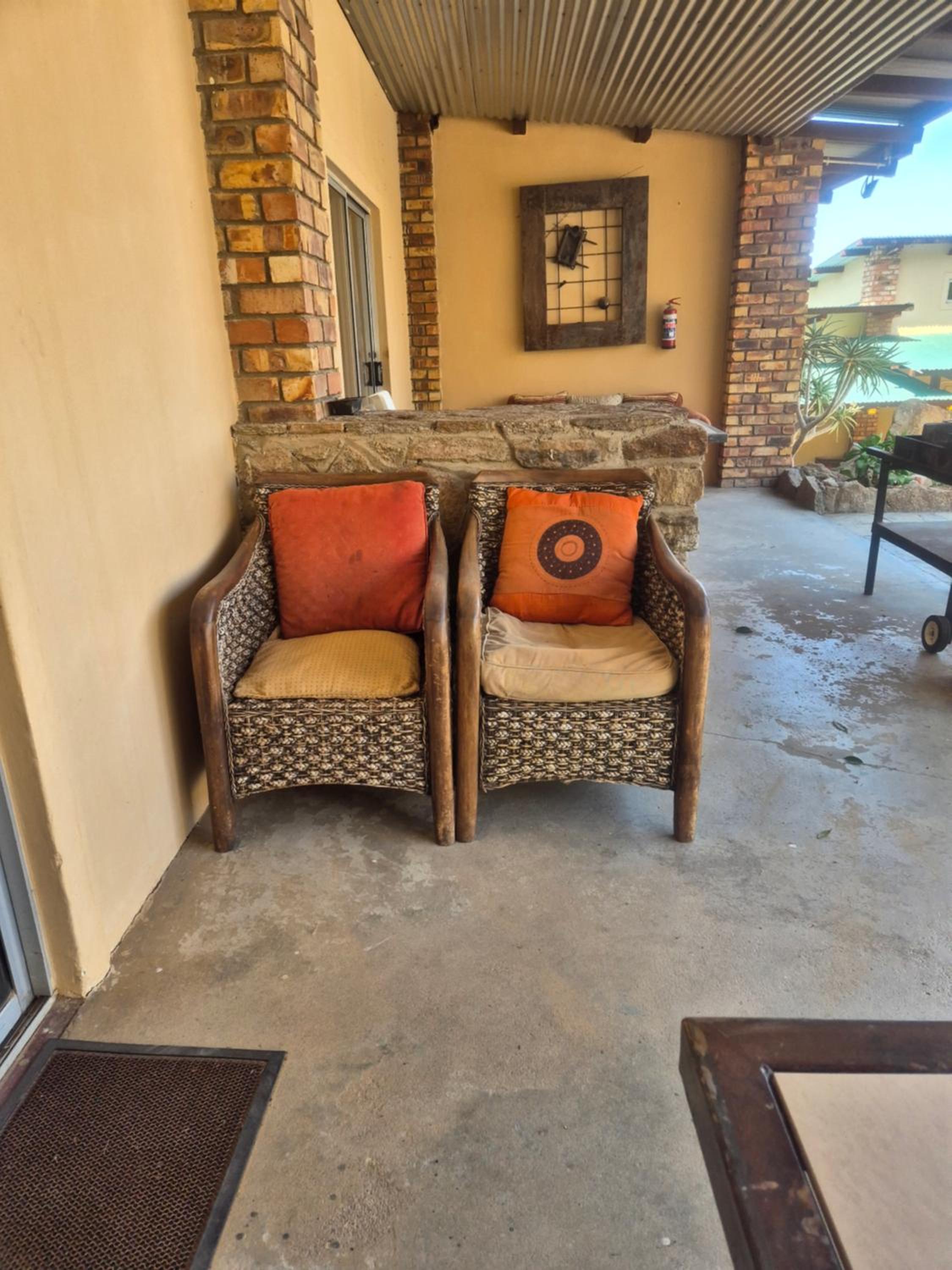 Family Room - Photo 59