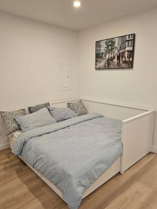 One-Bedroom Apartment photo 3