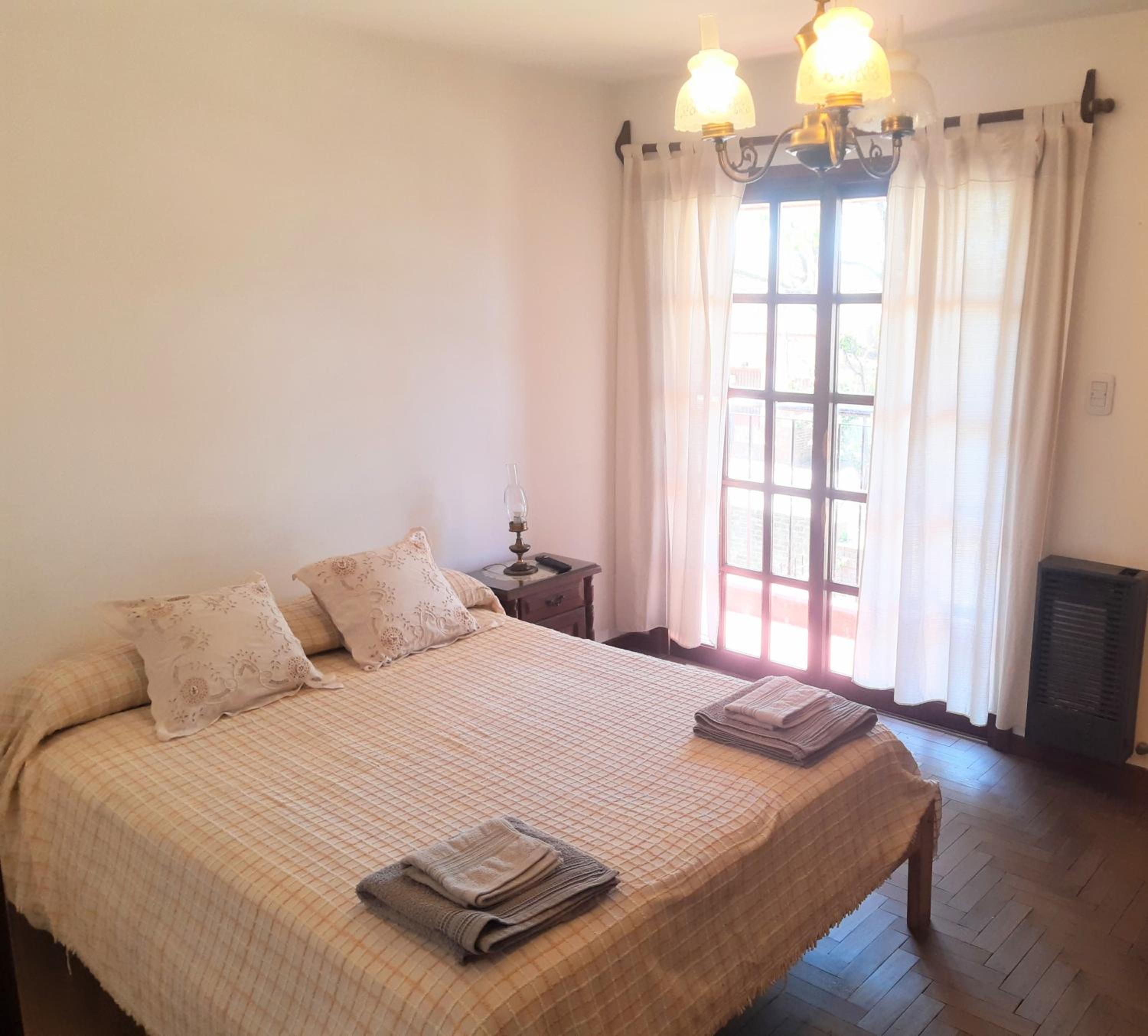 Double Room with Shared Bathroom photo 1
