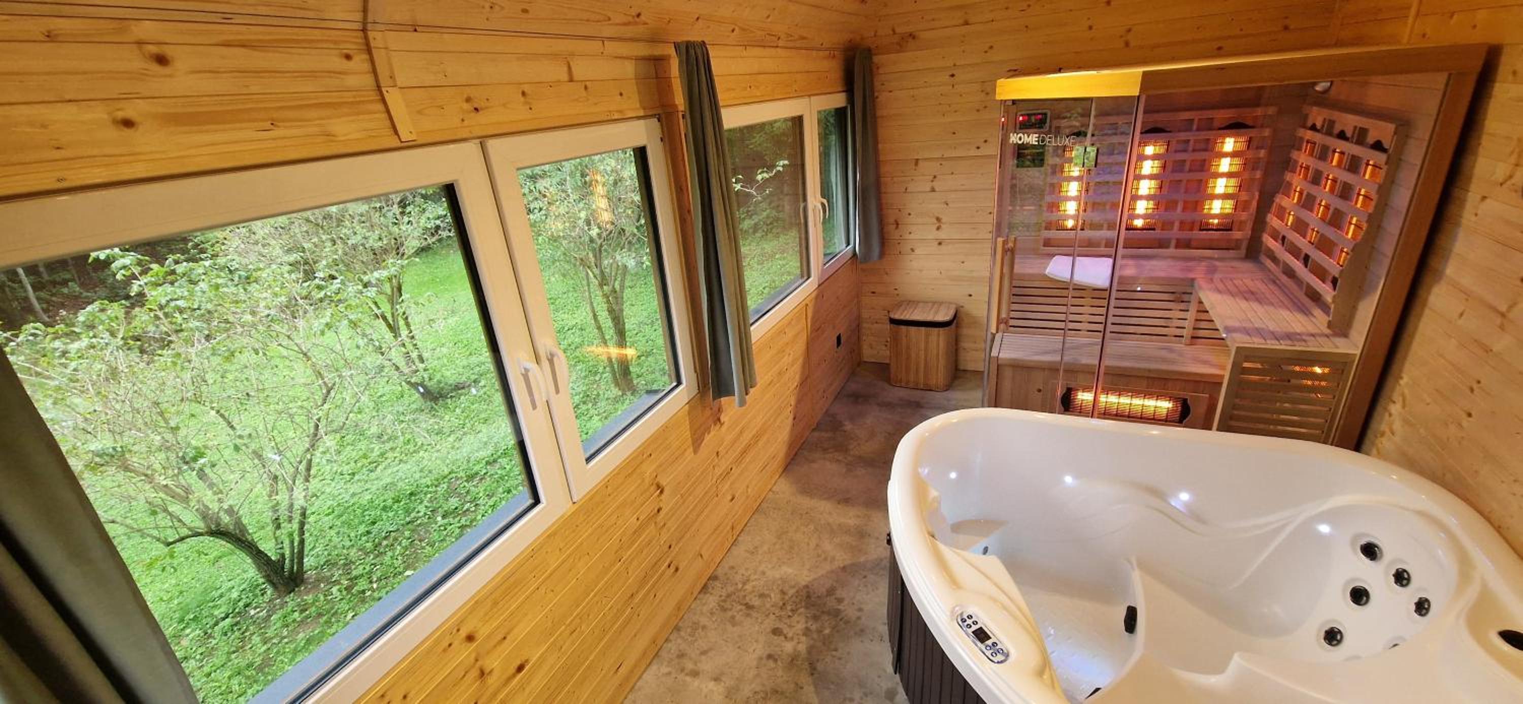 Deluxe Double Room with Shower - Photo 25