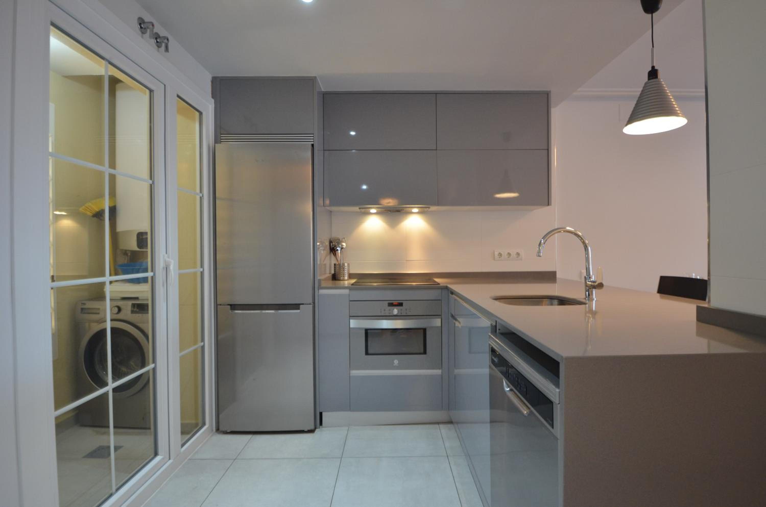 Two-Bedroom Apartment with Terrace and Sea View photo 2