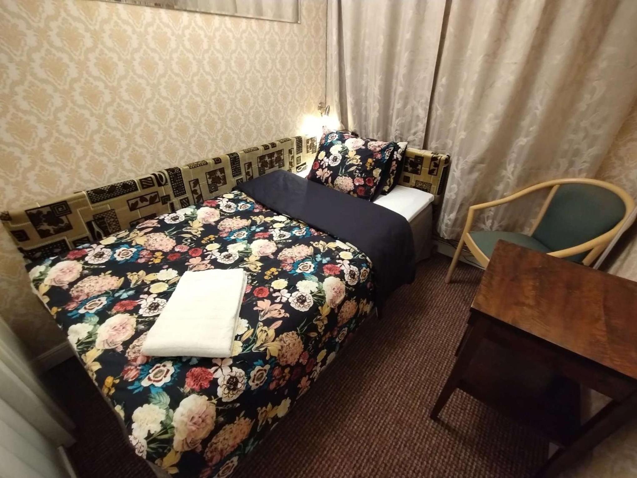 Single Room photo 2