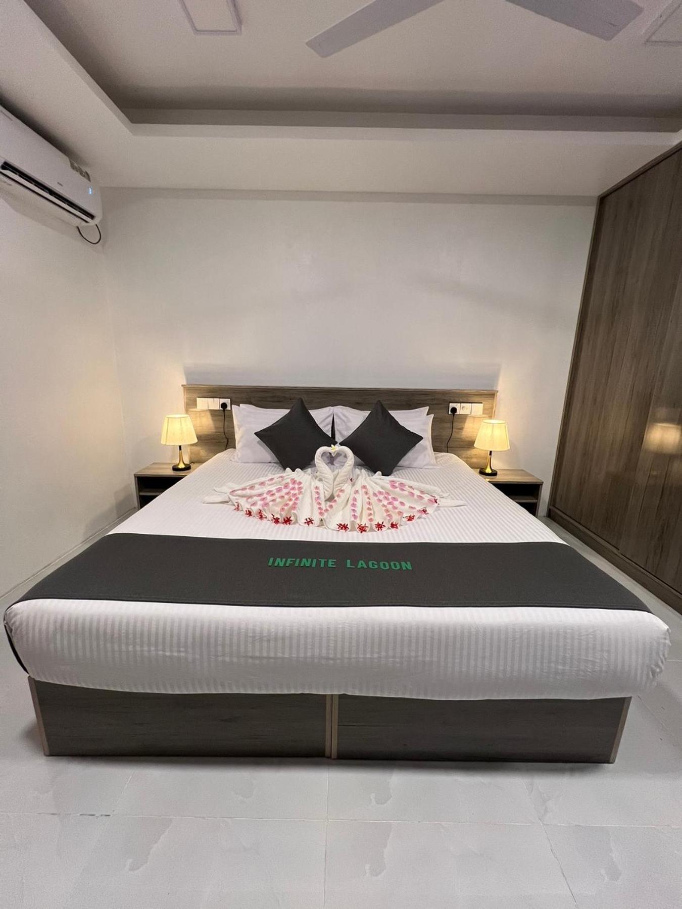 Deluxe Double Room (2 Adults + 1 Child)