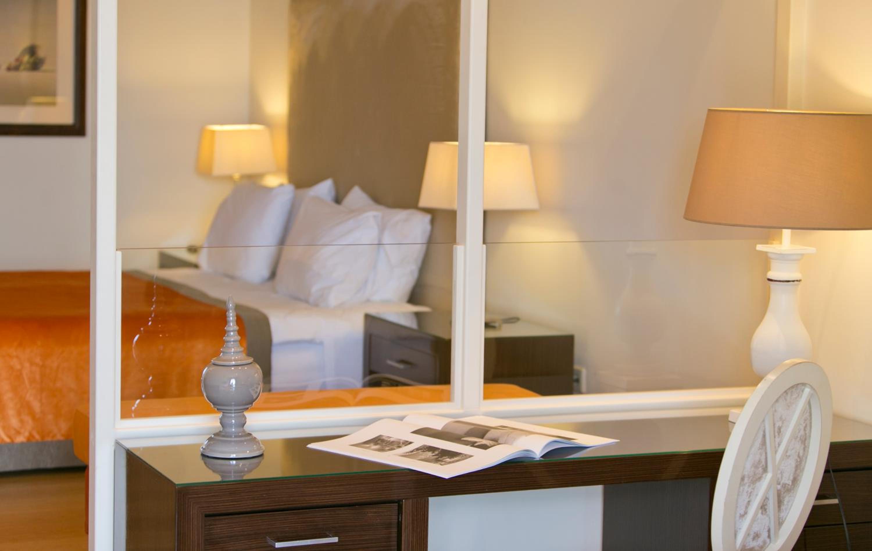 Deluxe Junior Suite photo 3