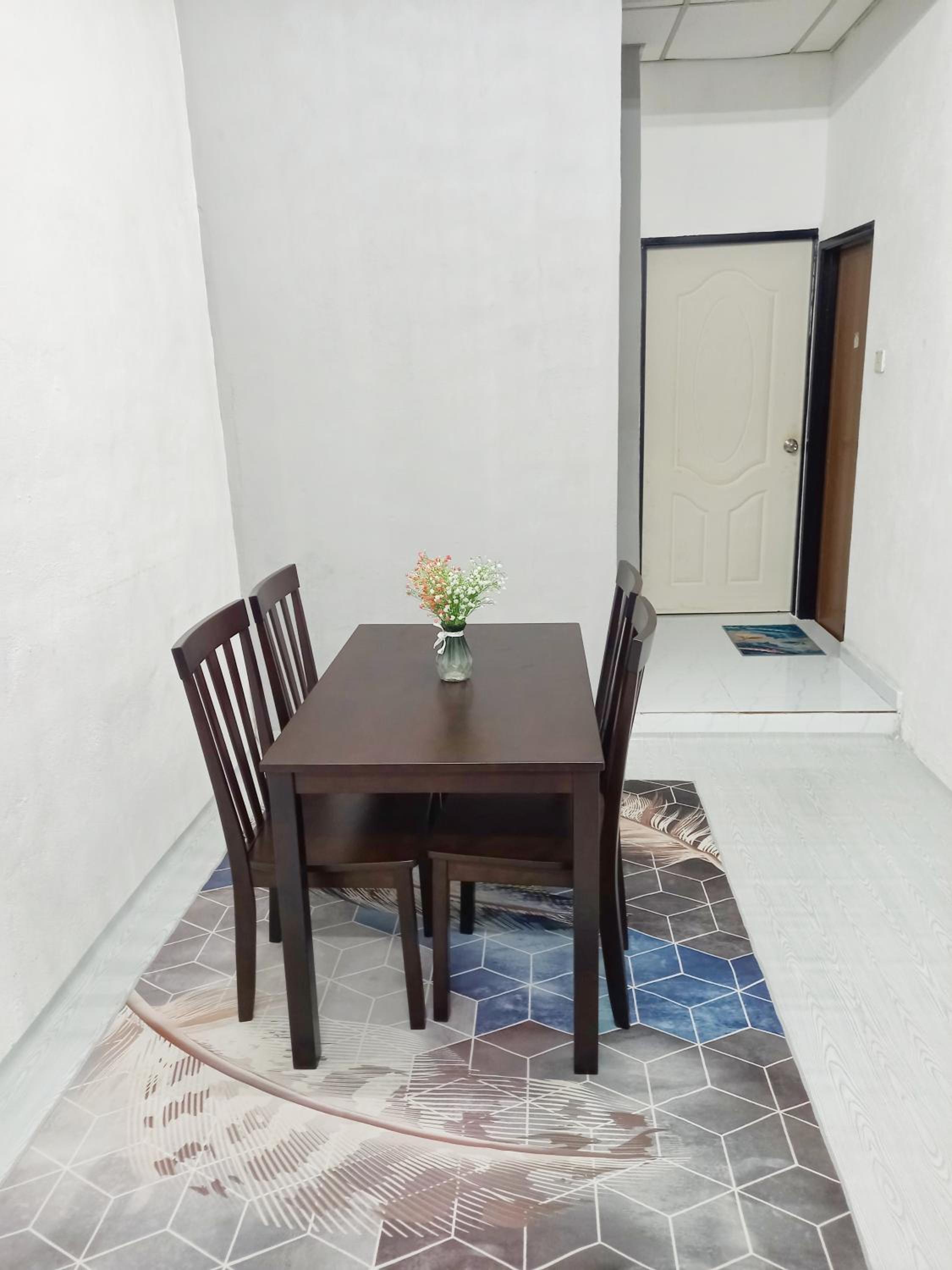 Three-Bedroom House photo 3