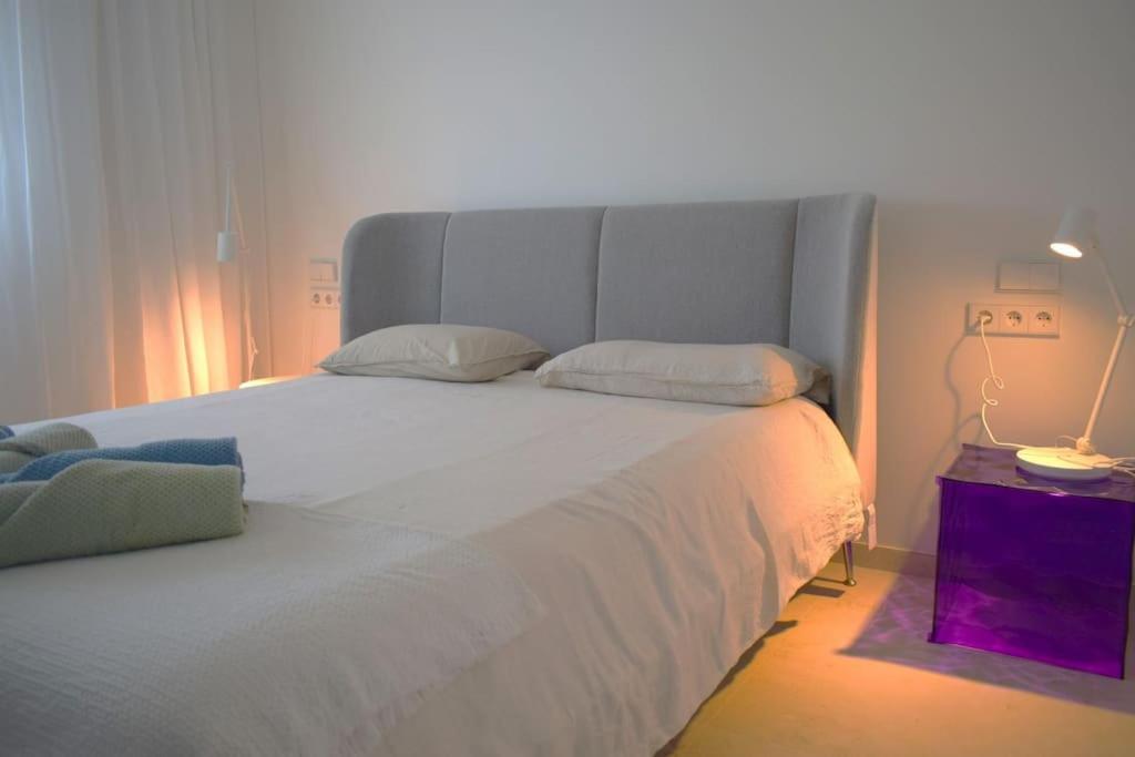 Two-Bedroom Apartment with Balcony and Sea View photo 3