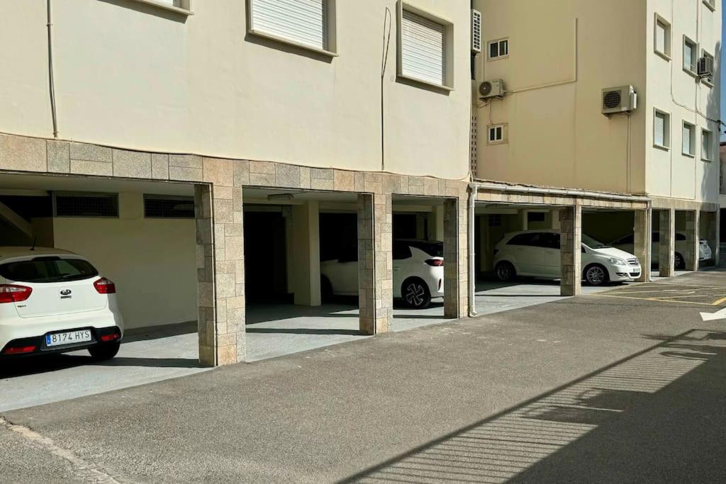 Two-Bedroom Apartment with Balcony and Sea View photo 2