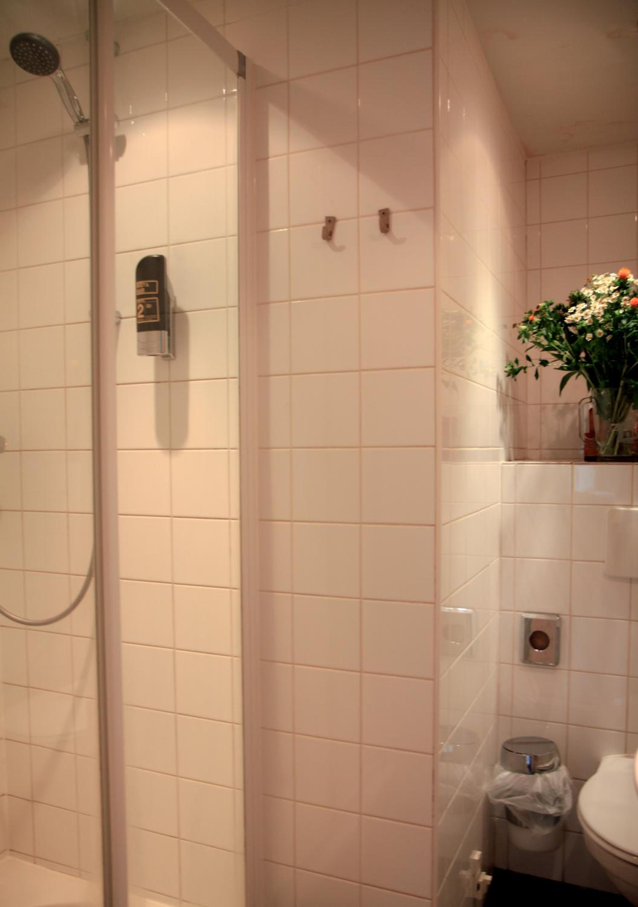 Comfort Triple Room with Shower photo 3