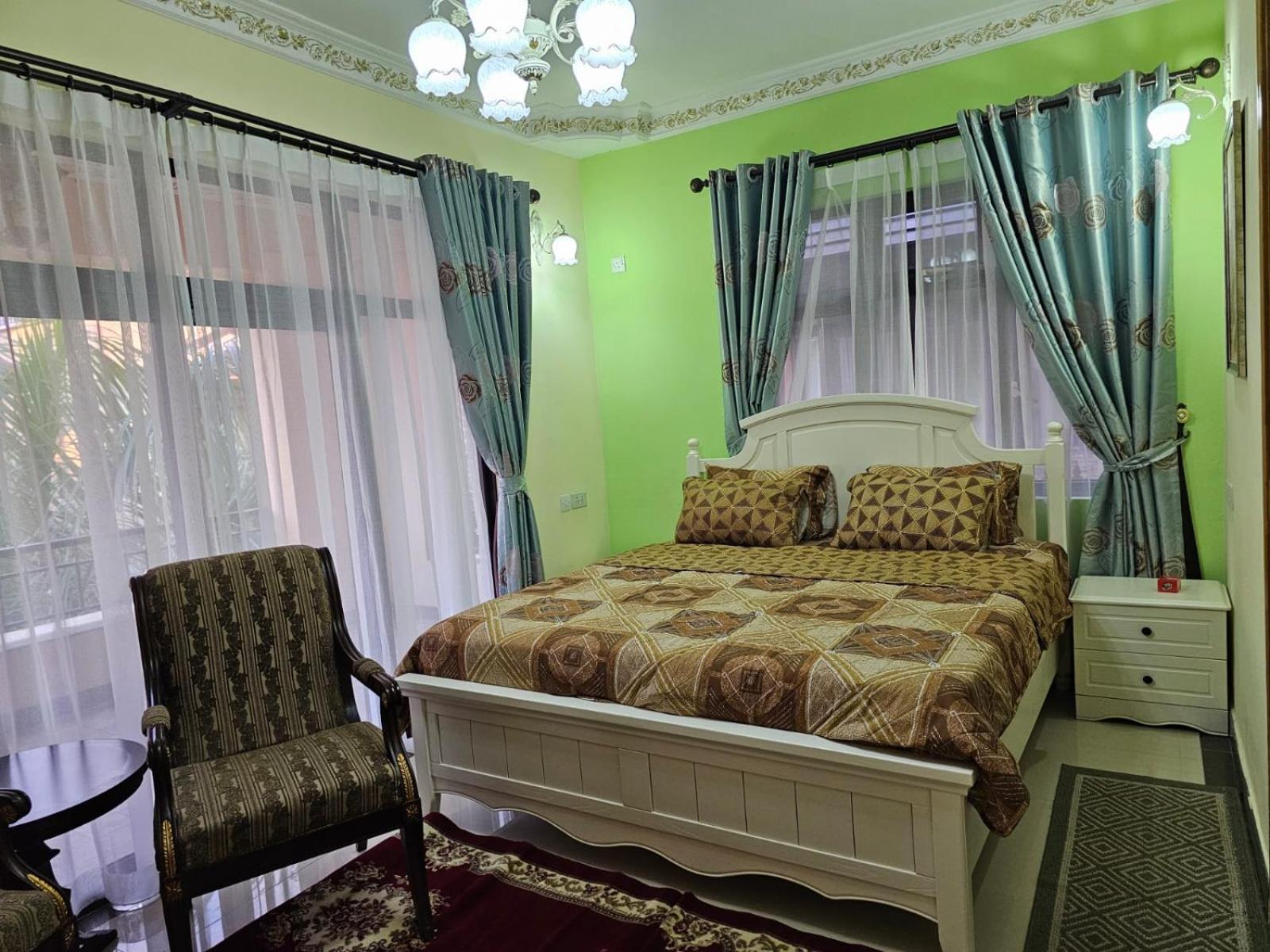Three-Bedroom Apartment with Balcony