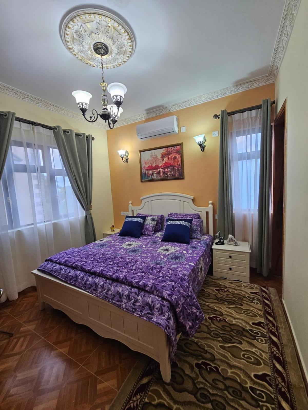 One-Bedroom Apartment with Balcony