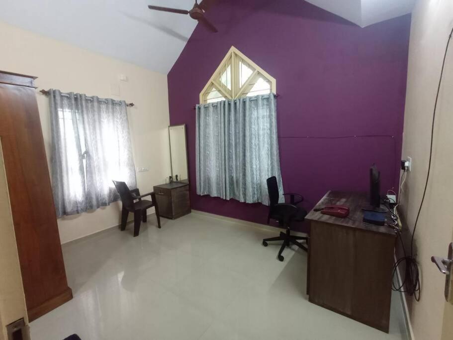 Four-Bedroom House photo 3