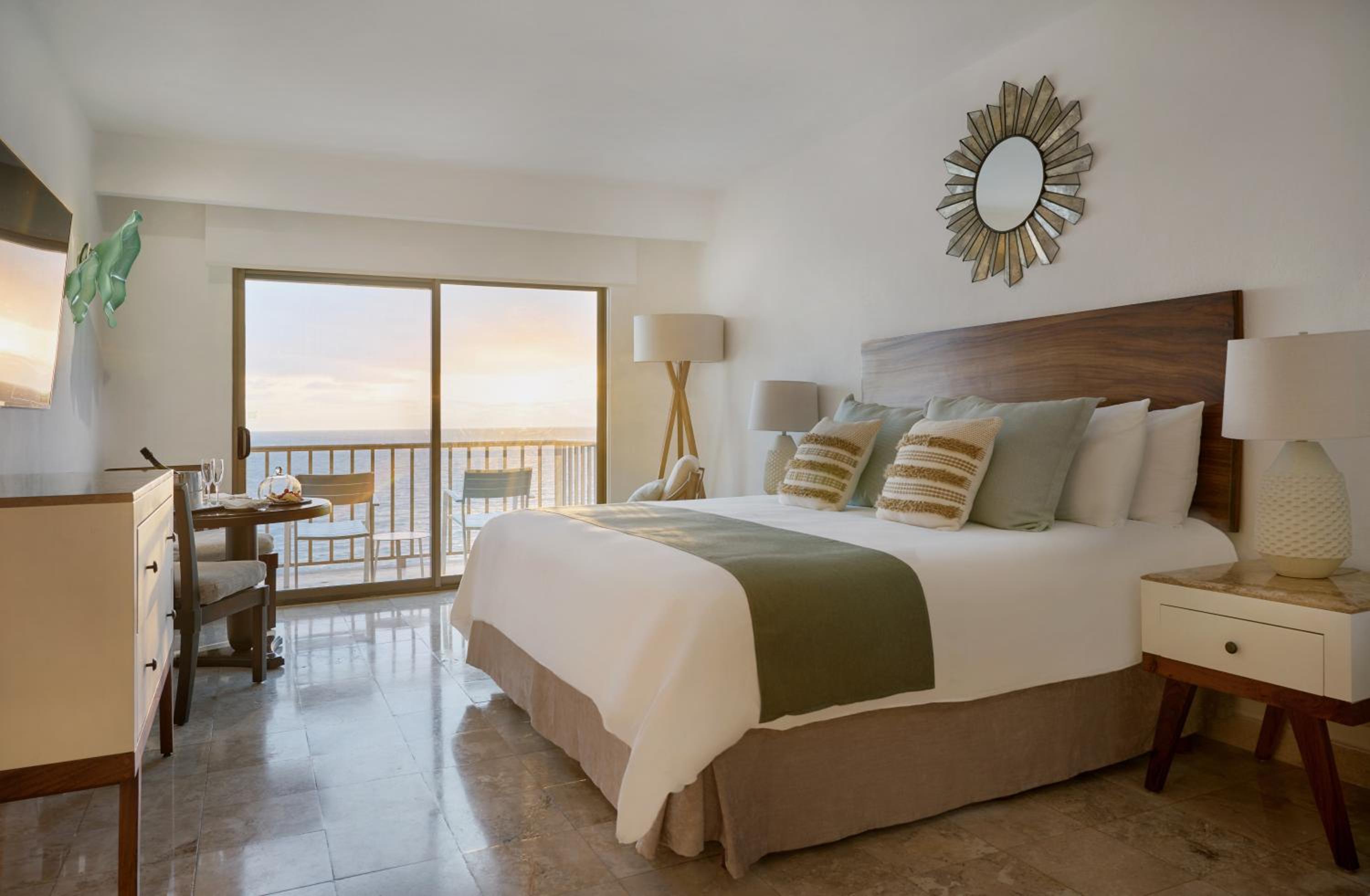 Deluxe Room King - Photo 1