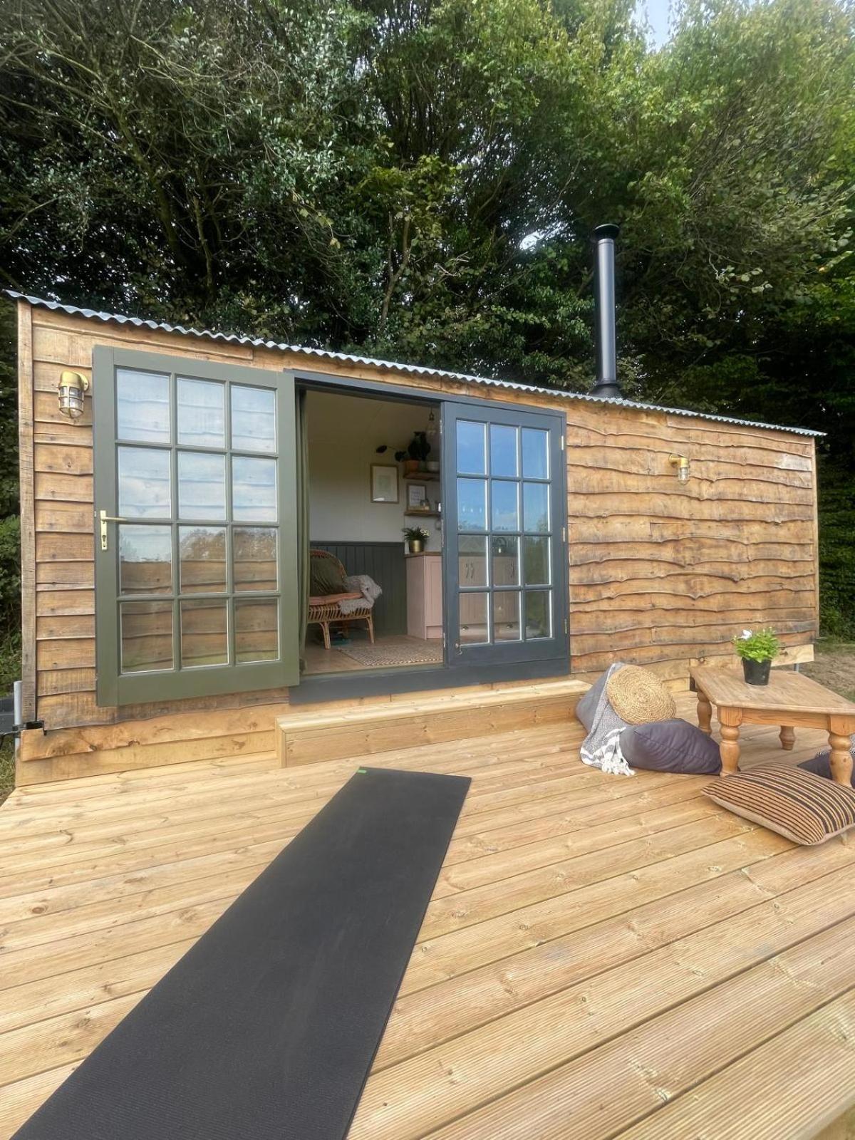 Mobile Home photo 2