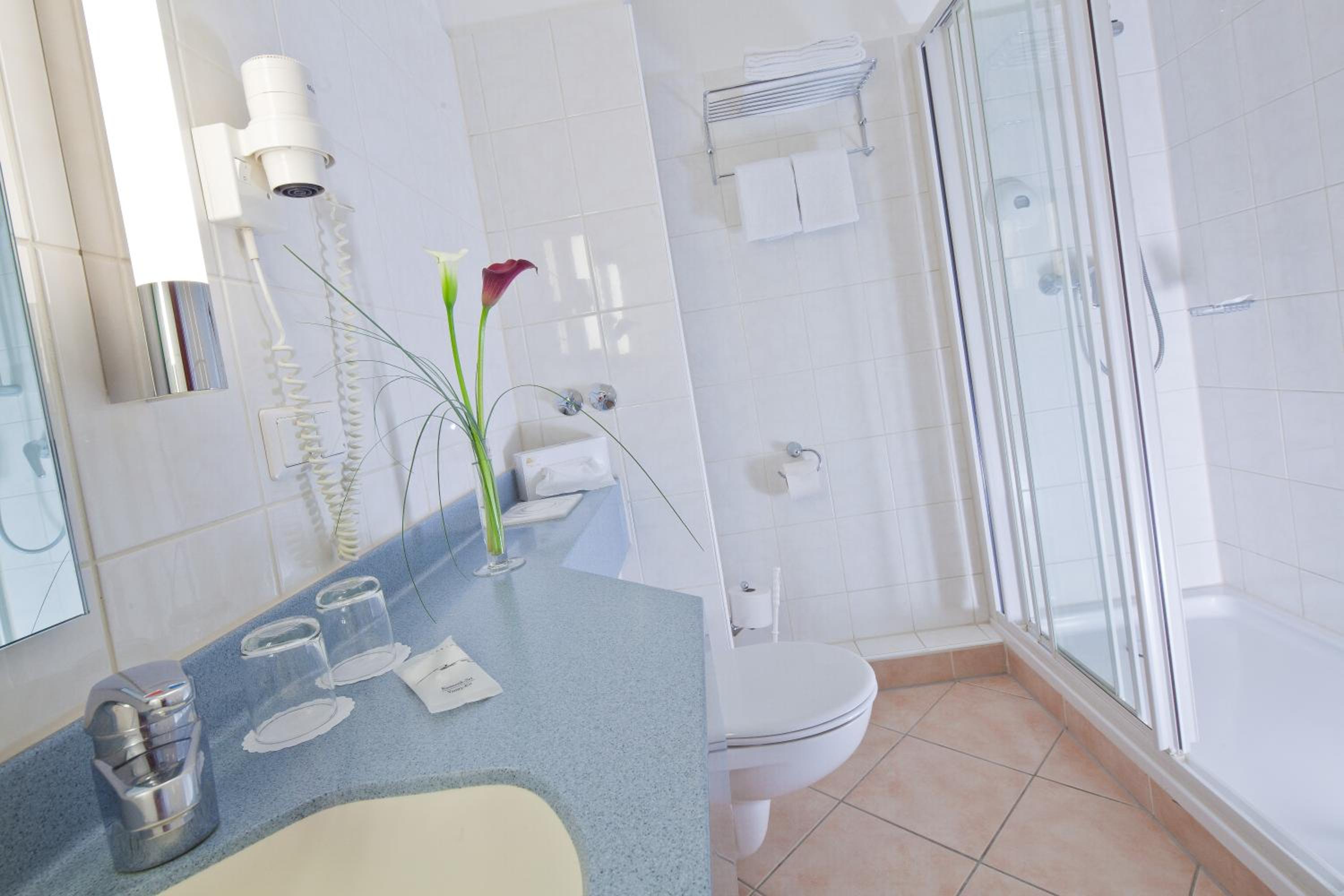 Double Room thumbnail 5